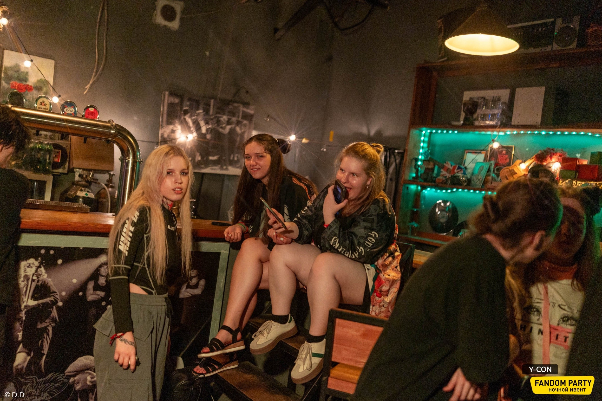 Fandom Party 18+ в Live Star Club 2025. Различные мероприятия и просто фотографии людей