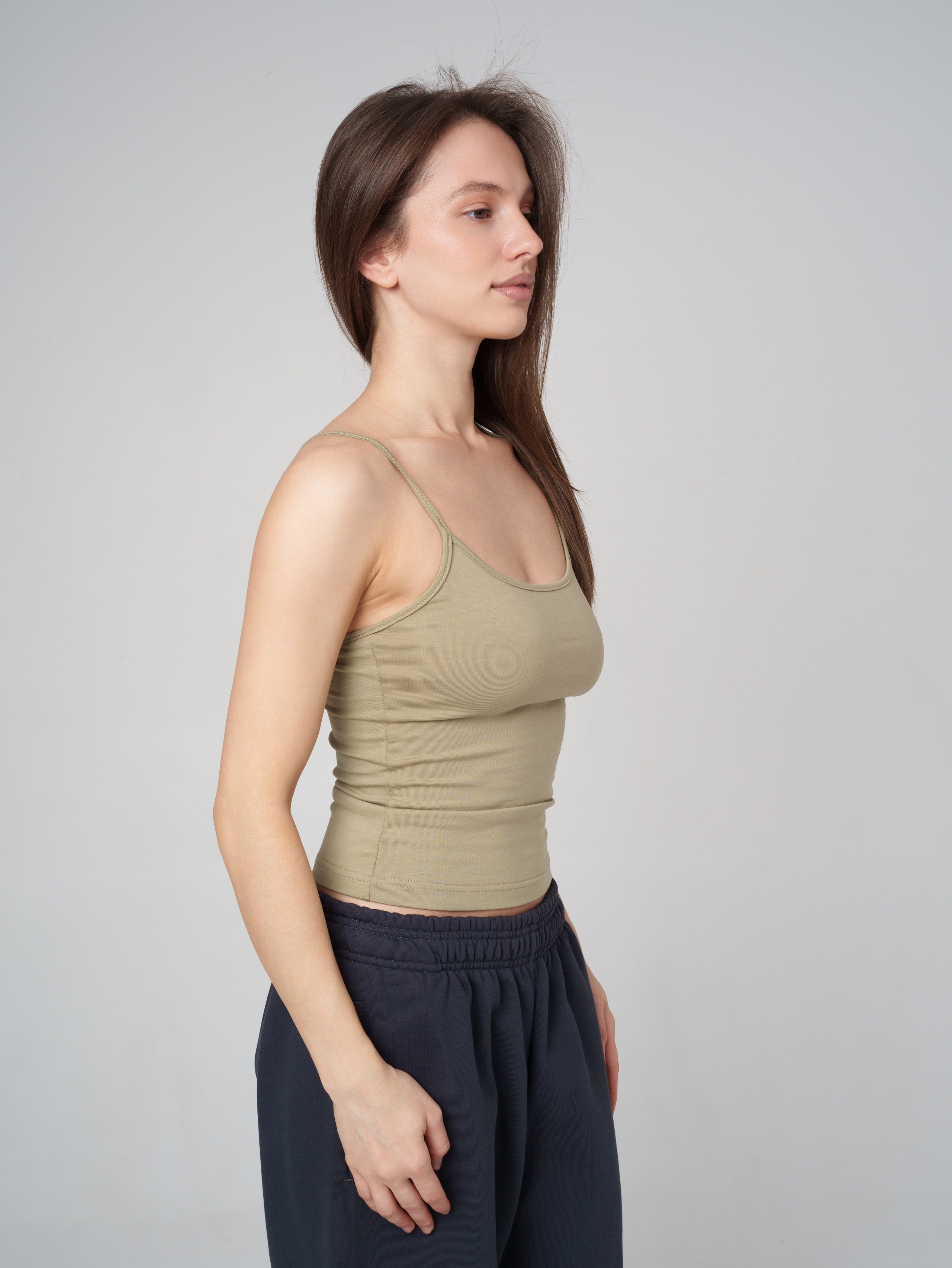 Топы на сером фоне. Иван Упоров — фотограф, рилсмейкер чебоксары