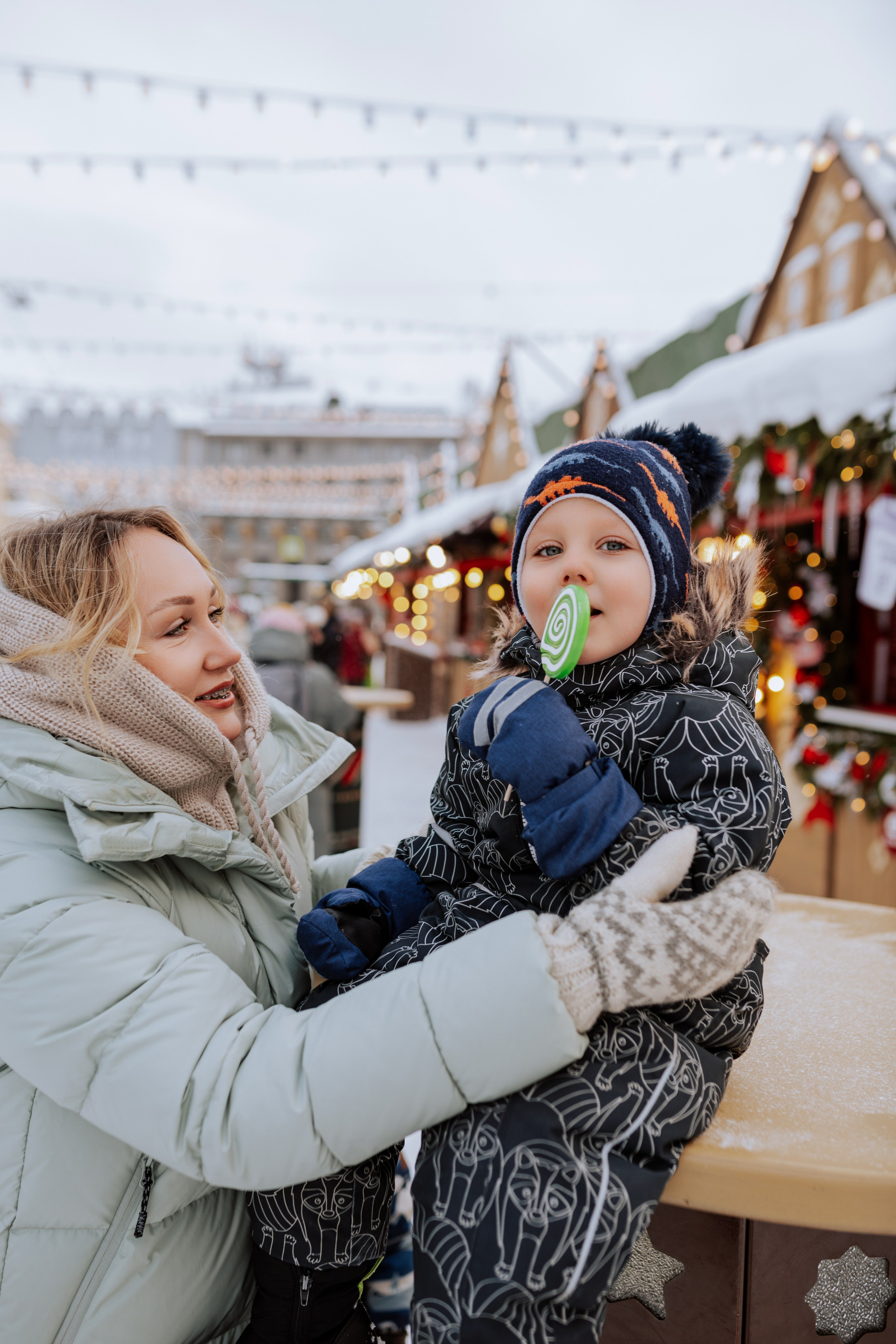 Семейная, Манежная площадь