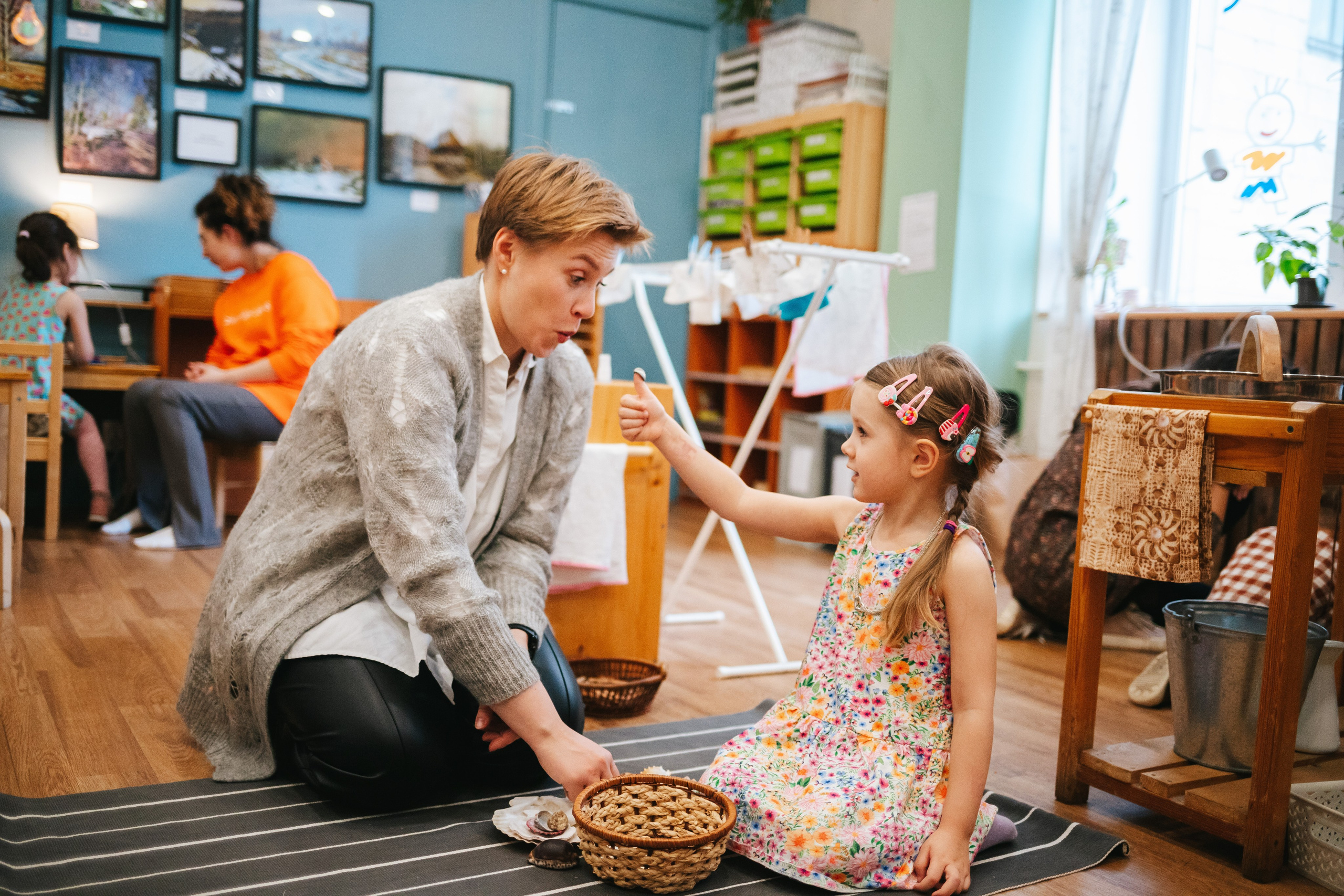 8 марта в Монтессори-саду. Семейный lifestyle фотограф в Санкт-Петербурге Людмила Пахомова