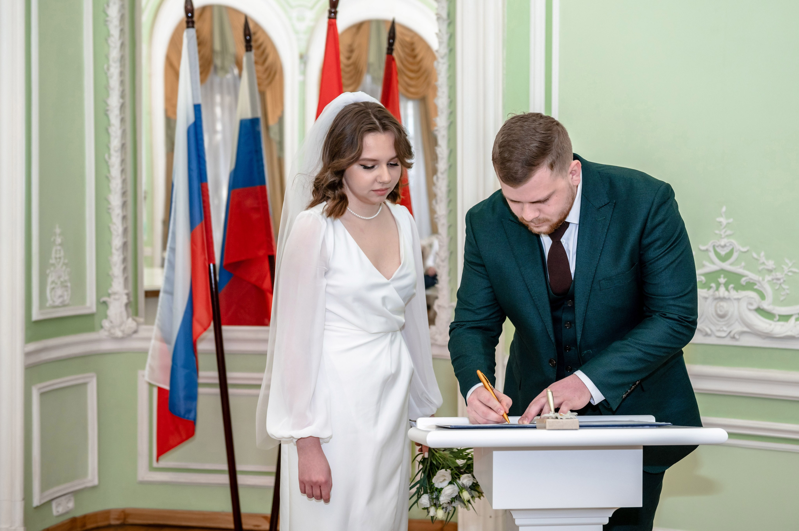 Ксения и Егор (фотосессия в ЗАГСе Петроградского района, Ботаническом саду с сакурой). Портретный, семейный и свадебный фотограф в Санкт-Петербурге и в Пушкине Ширяев Денис