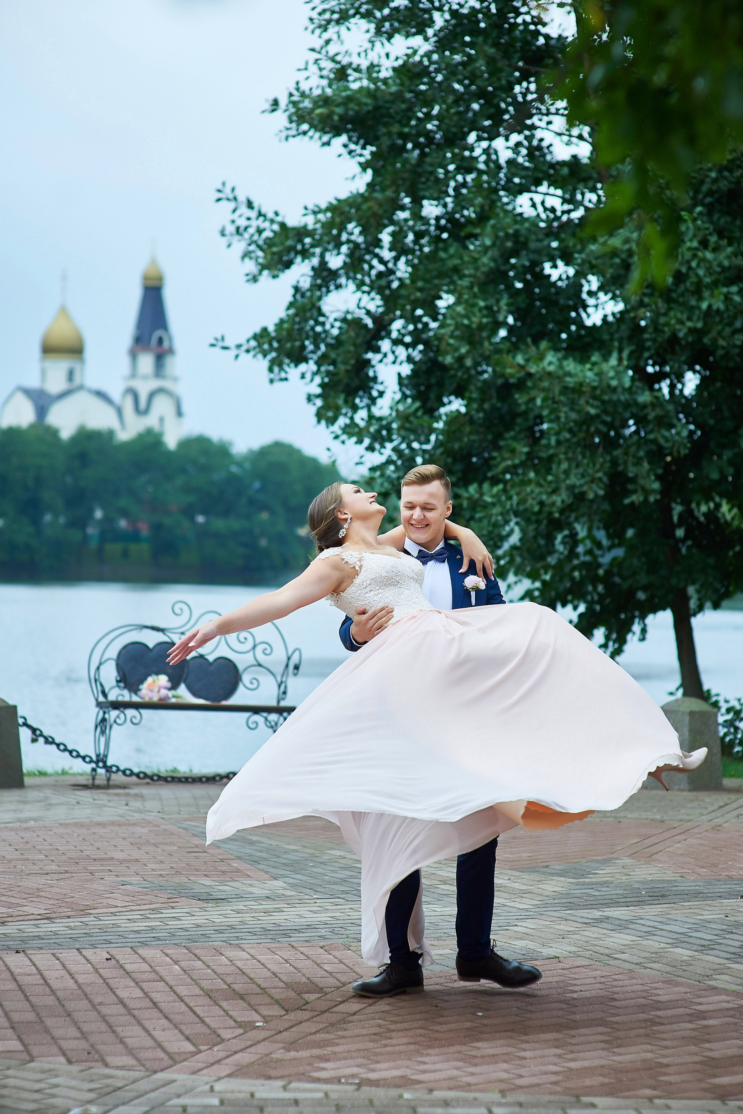 Ульяна и Дмитрий (свадебная прогулка в Сестрорецке под дождем, , фотосессия в верхнем парке Петергофа). Портретный, семейный и свадебный фотограф в Санкт-Петербурге и в Пушкине Ширяев Денис
