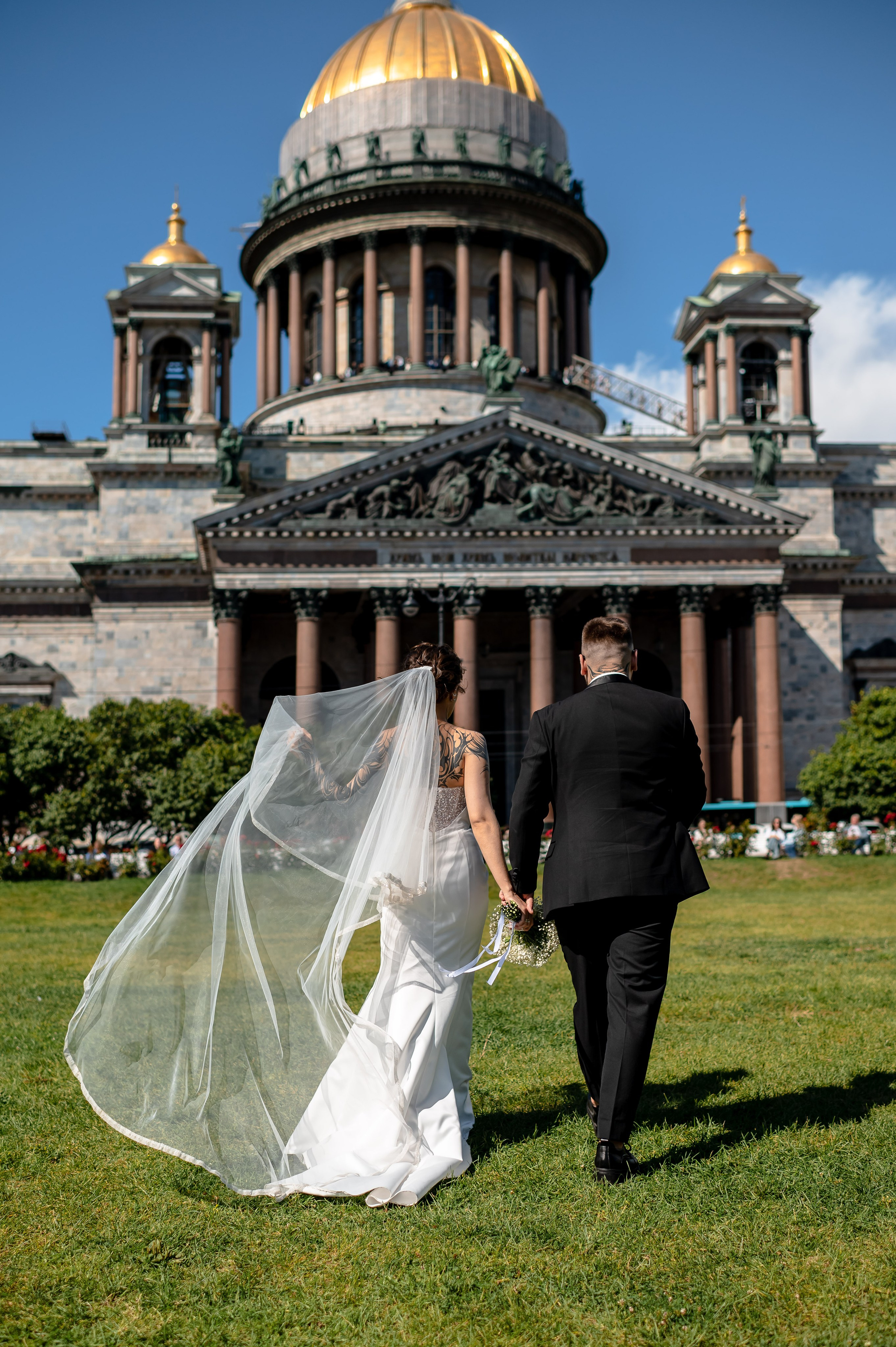 Диана и Евгений (маршрут № 1 в Питере: Исаакиевская площадь, красные маркизы Астории, набережная Мойки, Дворец Штиглица и Летний сад). Портретный, семейный и свадебный фотограф в Санкт-Петербурге и в Пушкине Ширяев Денис