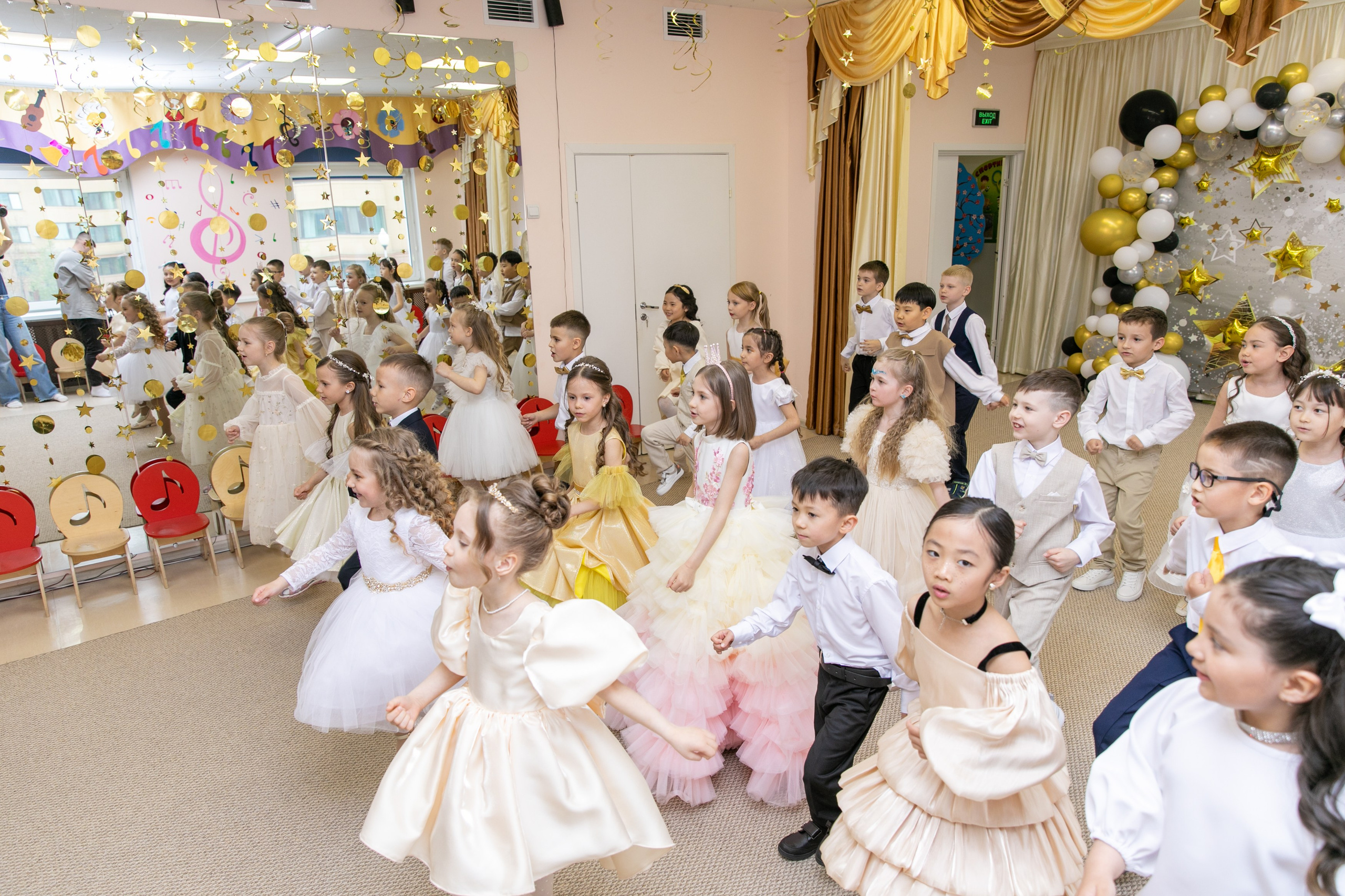 Выпускной Цветик-Семицветик 2025. Школьный и детский фотограф в Южно-Сахалинске Анастасия Лескова