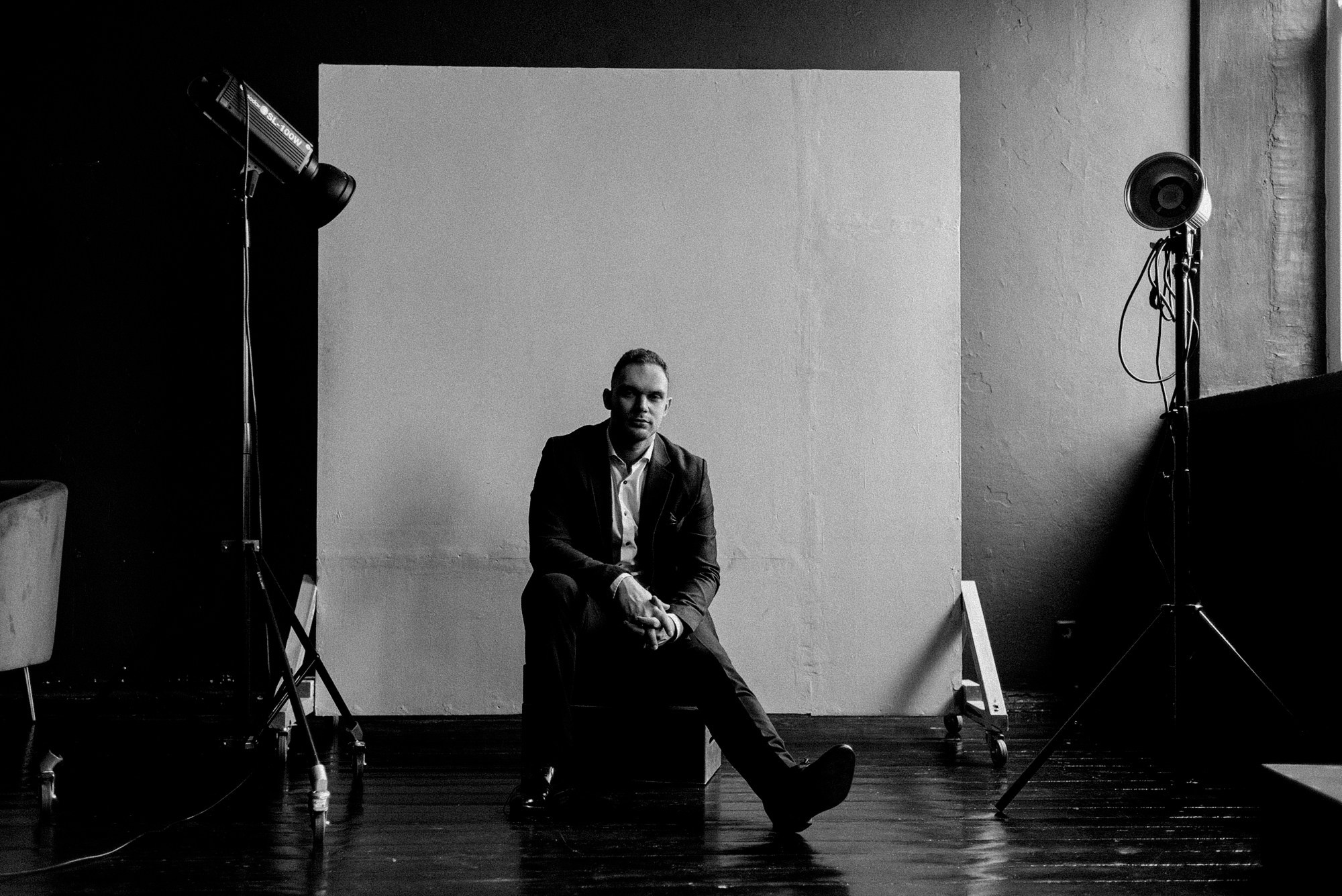 Мужской бизнес-портрет в Тюмени: Дмитрий | Фотограф Дарья Мустафина. Портретный фотограф Тюмень Дарья Мустафина