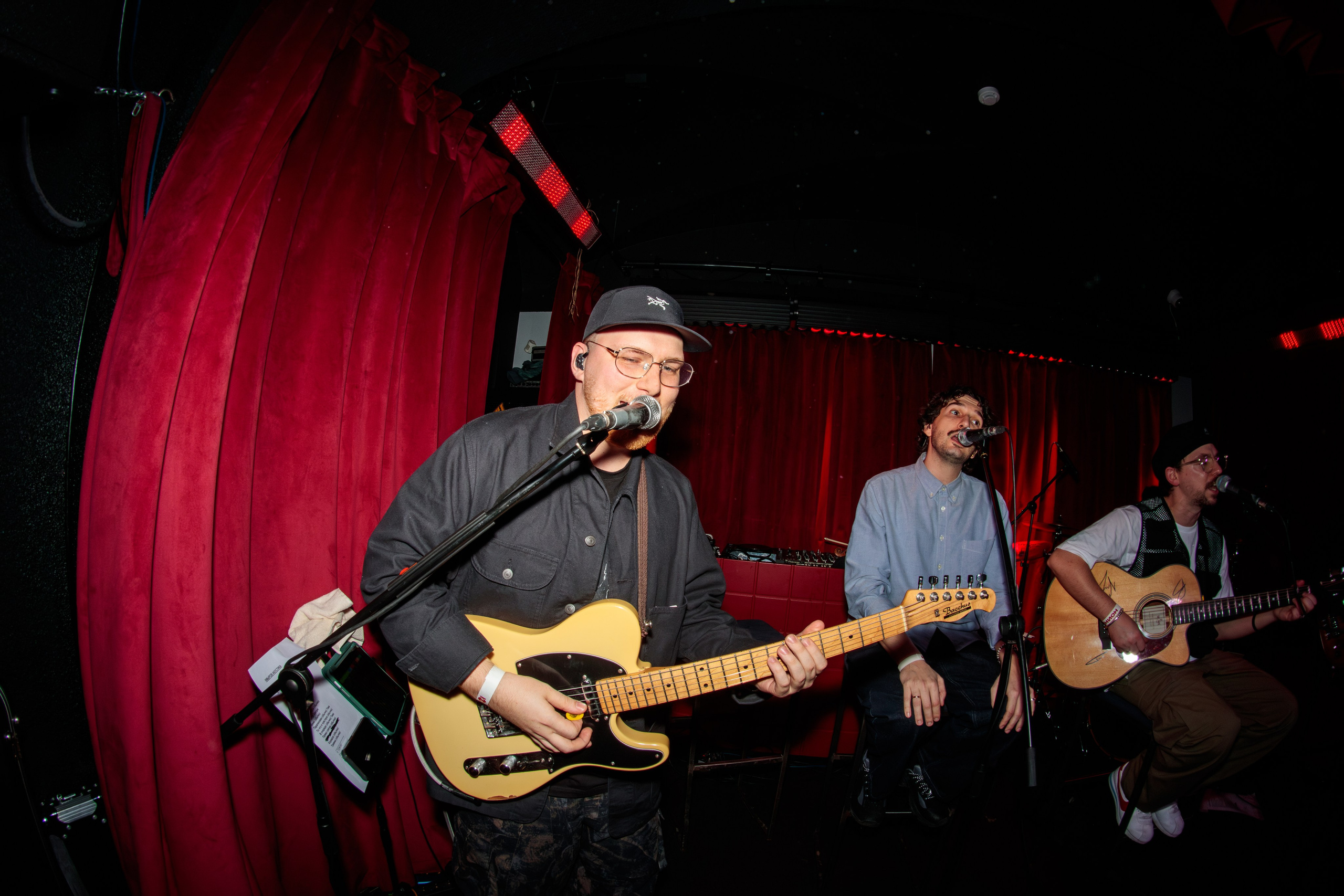 Хмыров акустика. Портретный и концертный фотограф в Санкт-Петербурге Егор Телятников