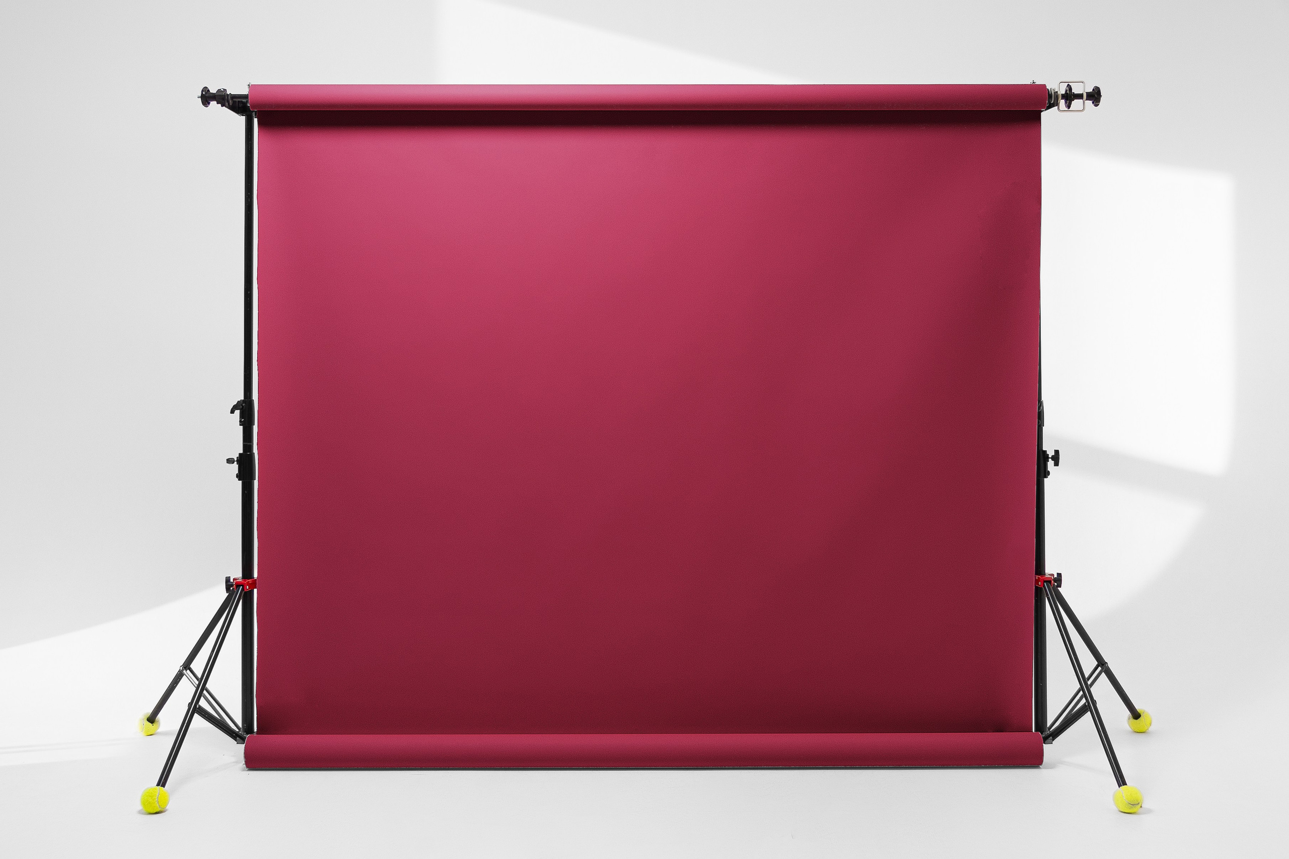 Аренда фотостудия с циклорамой в Сочи — FASHIONprod, 1000 ₽/час. Стрит съемки для маркетплейсов в Сочи | ИИ контент | fashionprod