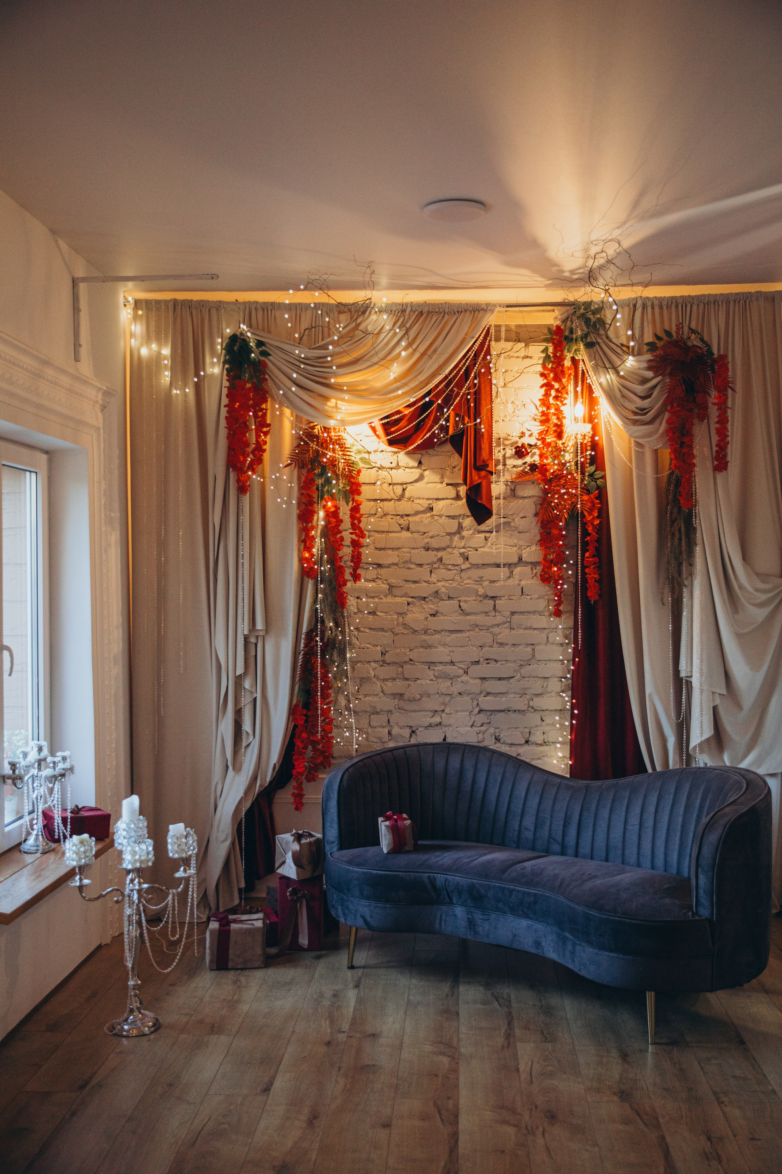 ЗАЛ «Каминная». Фотостудия в Мариуполе «Берлога»