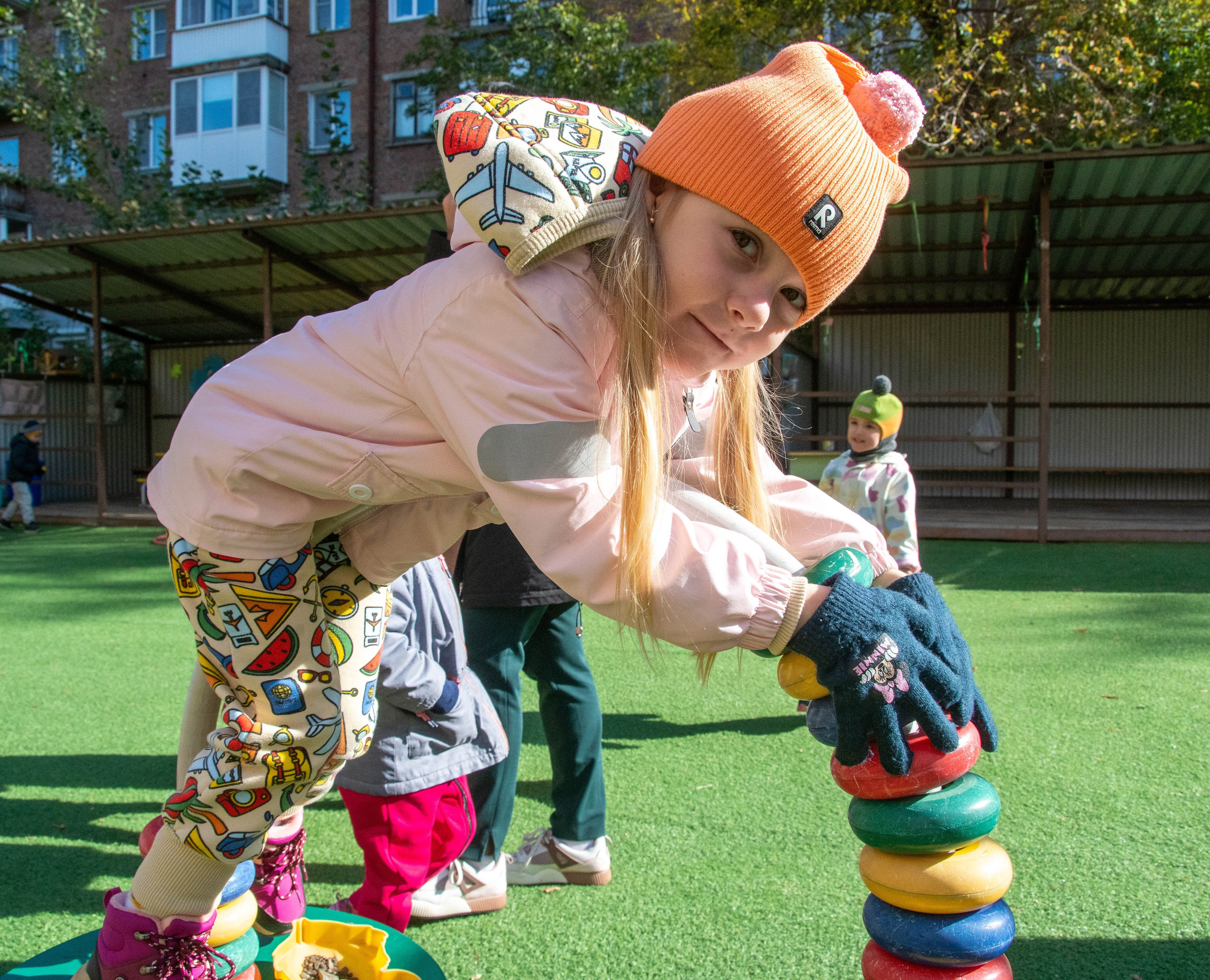 2023 г. День дошкольного работника и прогулка. Репортажный и детский фотограф в Новосибирске