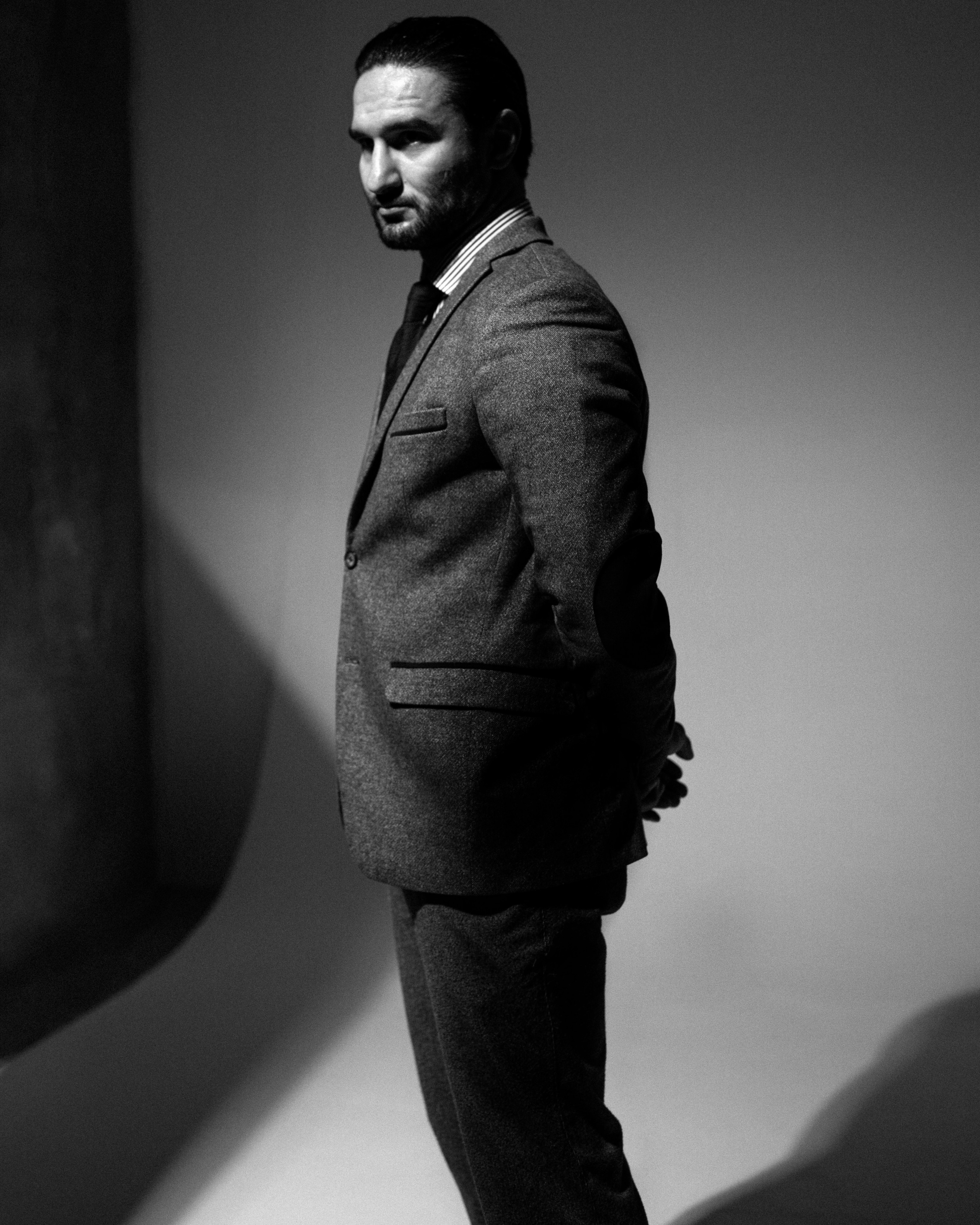 I am Diana, a portrait photographer. I take pictures around the world