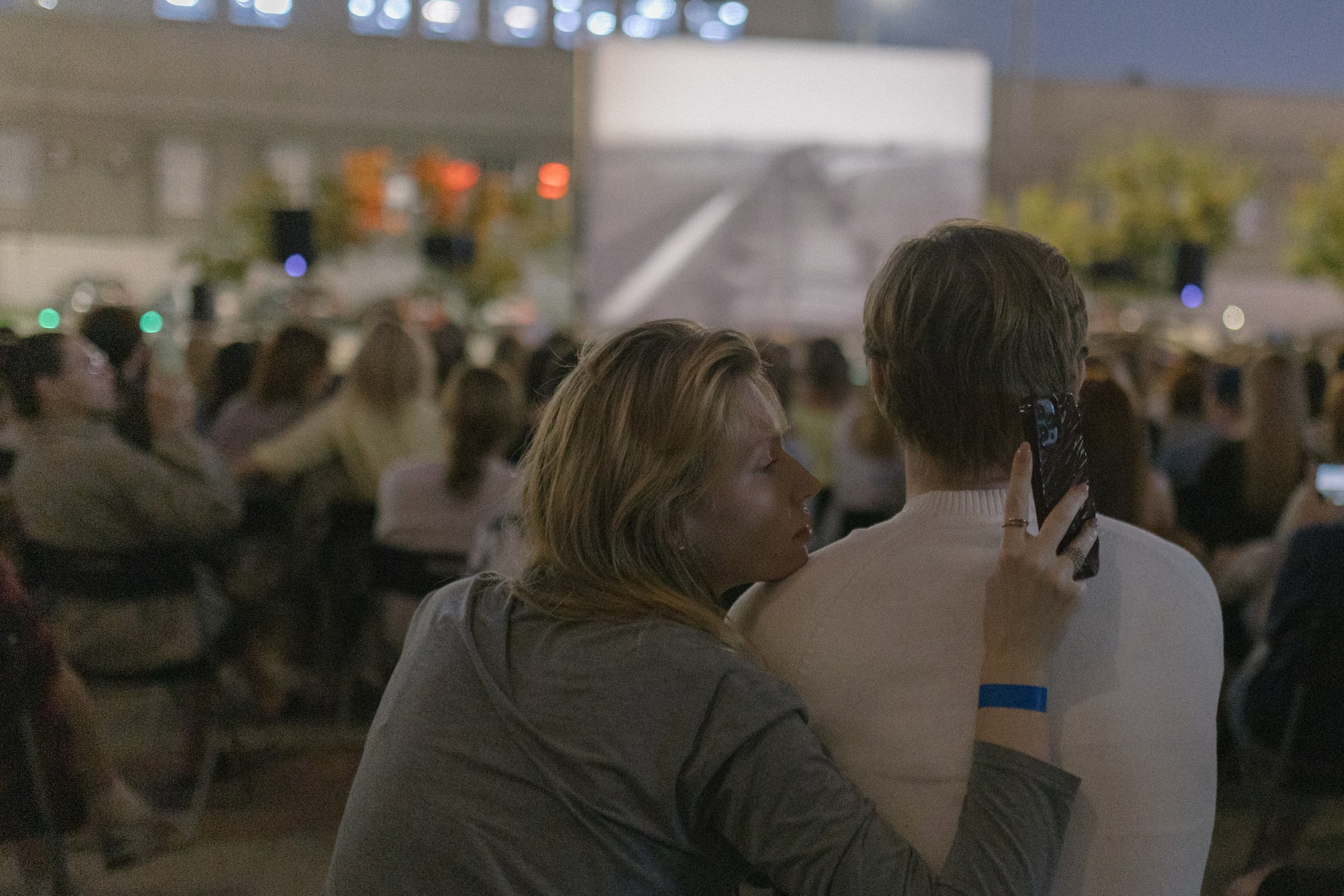 Показ фильма с кинопленки. Фотограф мероприятий, персональные съемки в Москве Владиславлева Настя