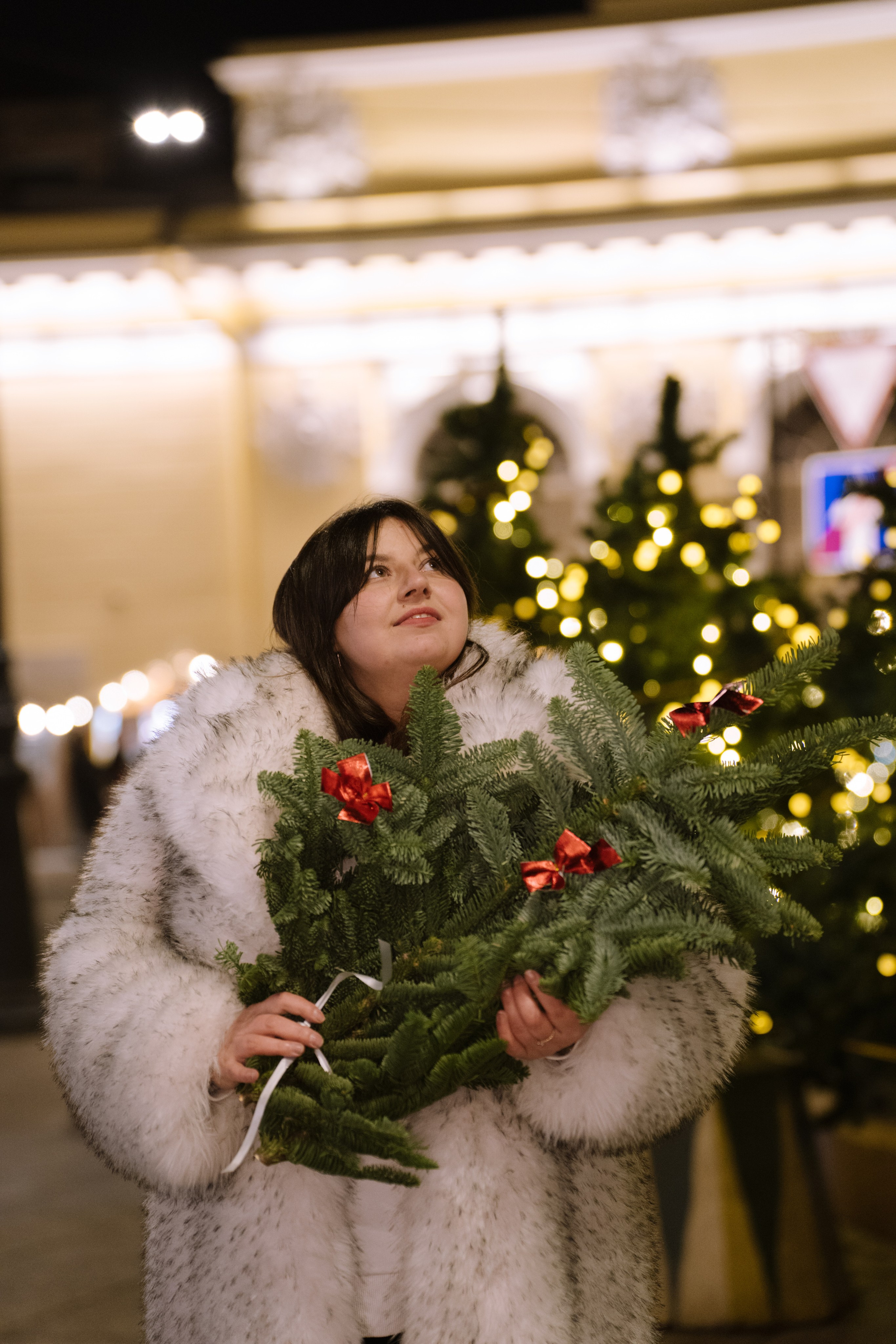 ПРОГУЛКА НА МАНЕЖНОЙ ПЛОЩАДИ ДЛЯ ДЕВУШКИ ПЕРЕД НОВЫМ ГОДОМ (НОВОГОДНЯЯ ФОТОСЕССИИЯ НА МАНЕЖНОЙ ПЛОЩАДИ). Профессиональный фотограф, Санкт-Петербург — Виктория Богомолова