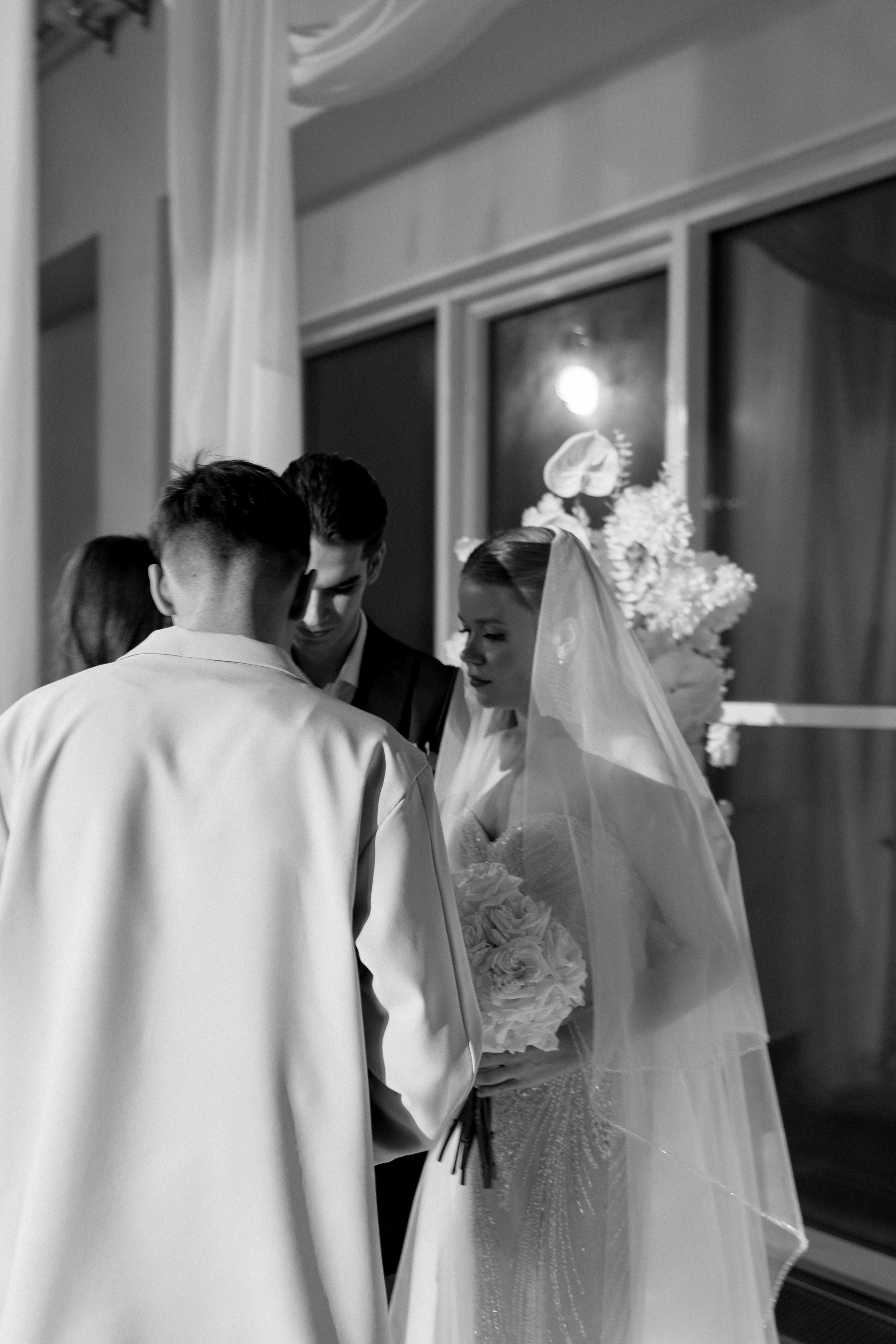 СВАДЕБНАЯ СЬЕМКА СБОРОВ В ОТЕЛЕ И ВЫЕЗД НА ЦЕРЕМОНИЮ (СНЯТО В СИБИРЕ В НИЖНЕВАРТОВСКЕ). Профессиональный фотограф, Санкт-Петербург — Виктория Богомолова