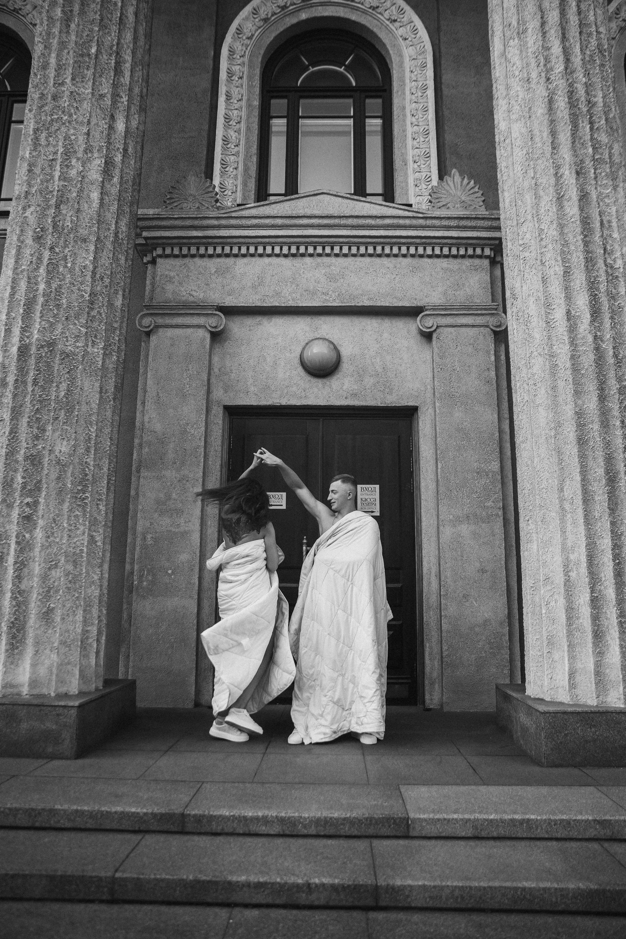 «ПРОСНИСЬ, ЭТО ЛЮБОВЬ». Maria Startseva Photo