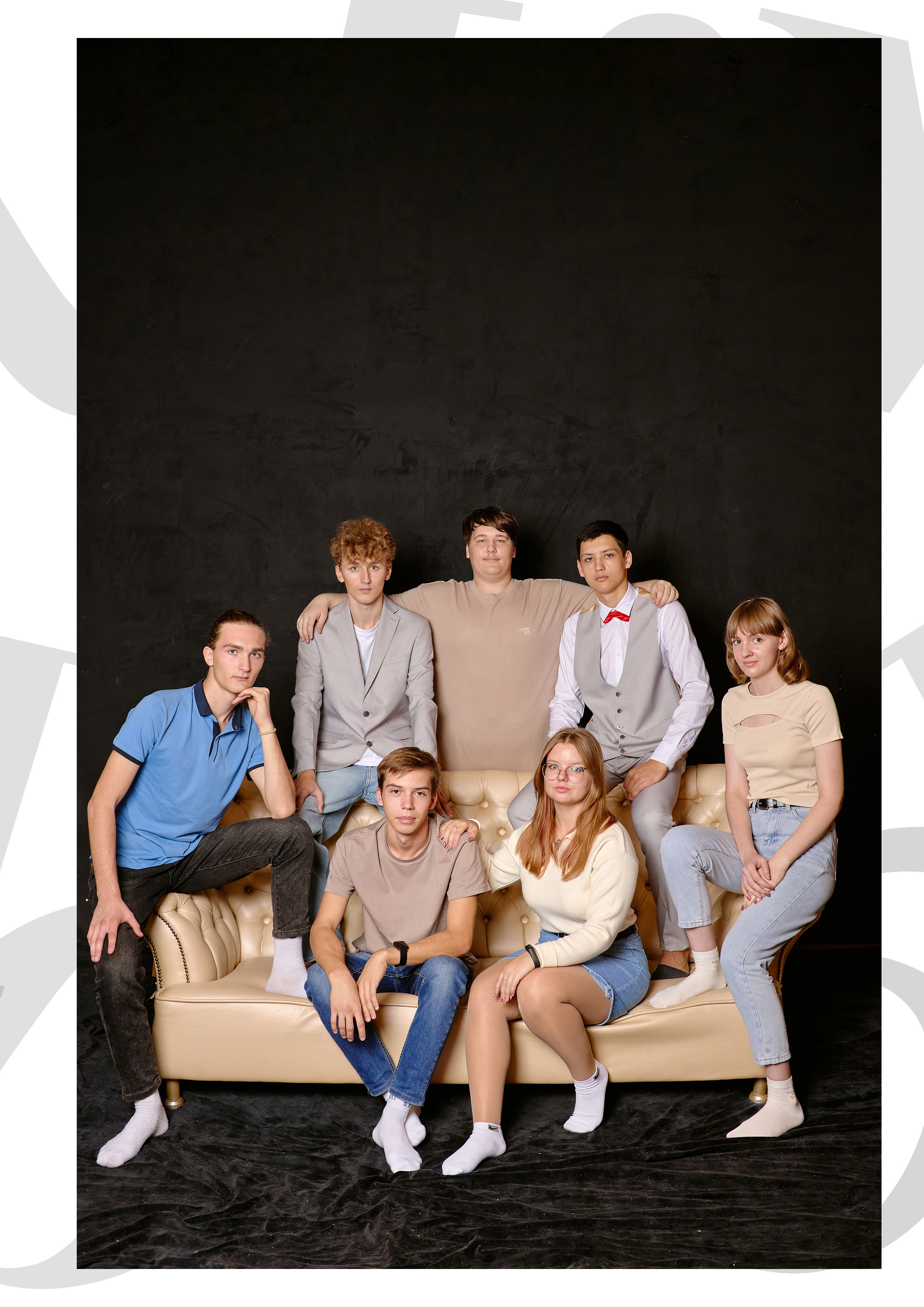 Сьемка выпускного альбома в студии Фотостудия GRUNGE HALL таганрог. Фотограф Выпускные альбомы Таганрог Сергей Коробченко