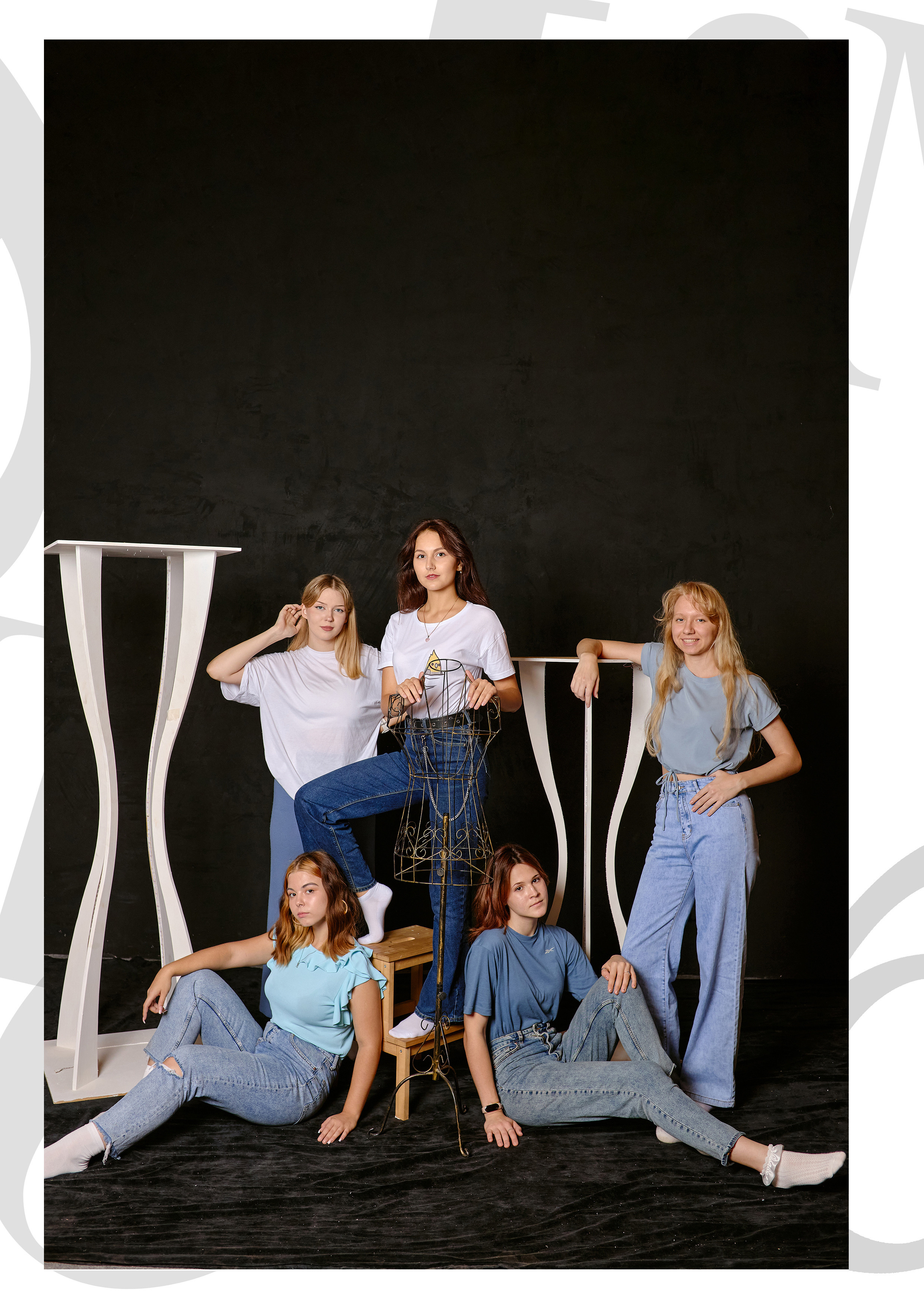 Сьемка выпускного альбома в студии Фотостудия GRUNGE HALL таганрог. Фотограф Выпускные альбомы Таганрог Сергей Коробченко