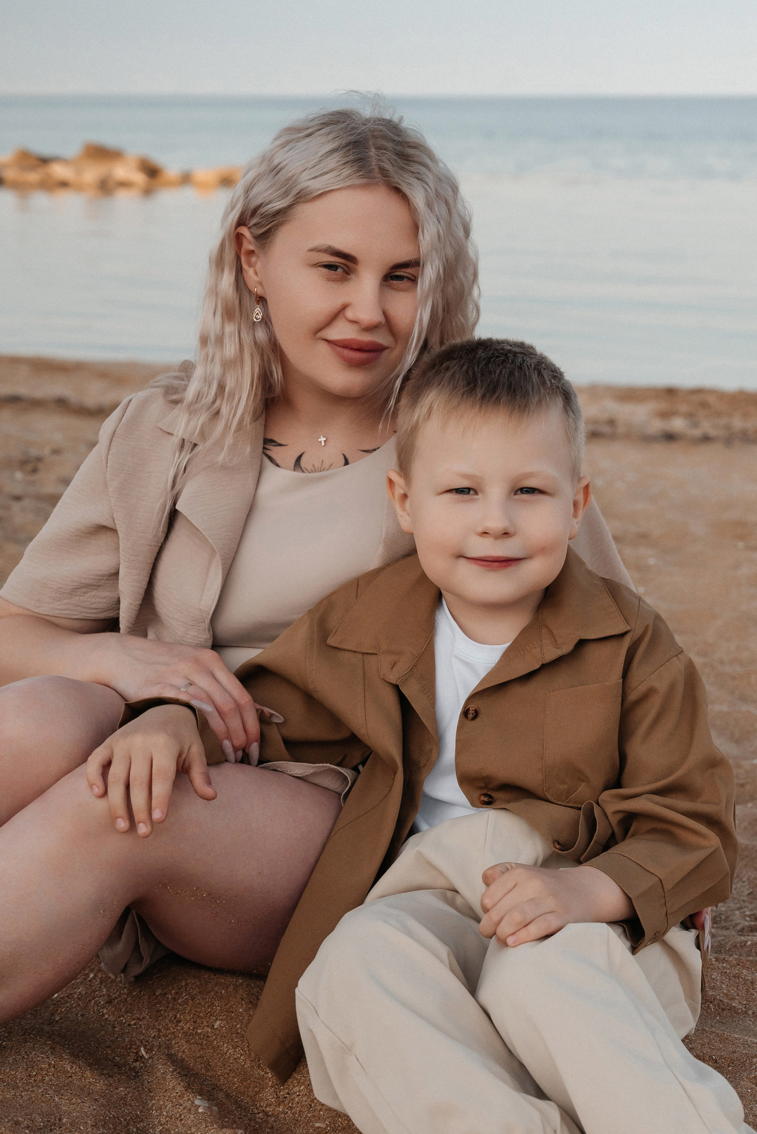 СЕМЕЙНАЯ ФОТОСЕССИЯ НА ПЛЯЖЕ В ФЕОДОСИИ