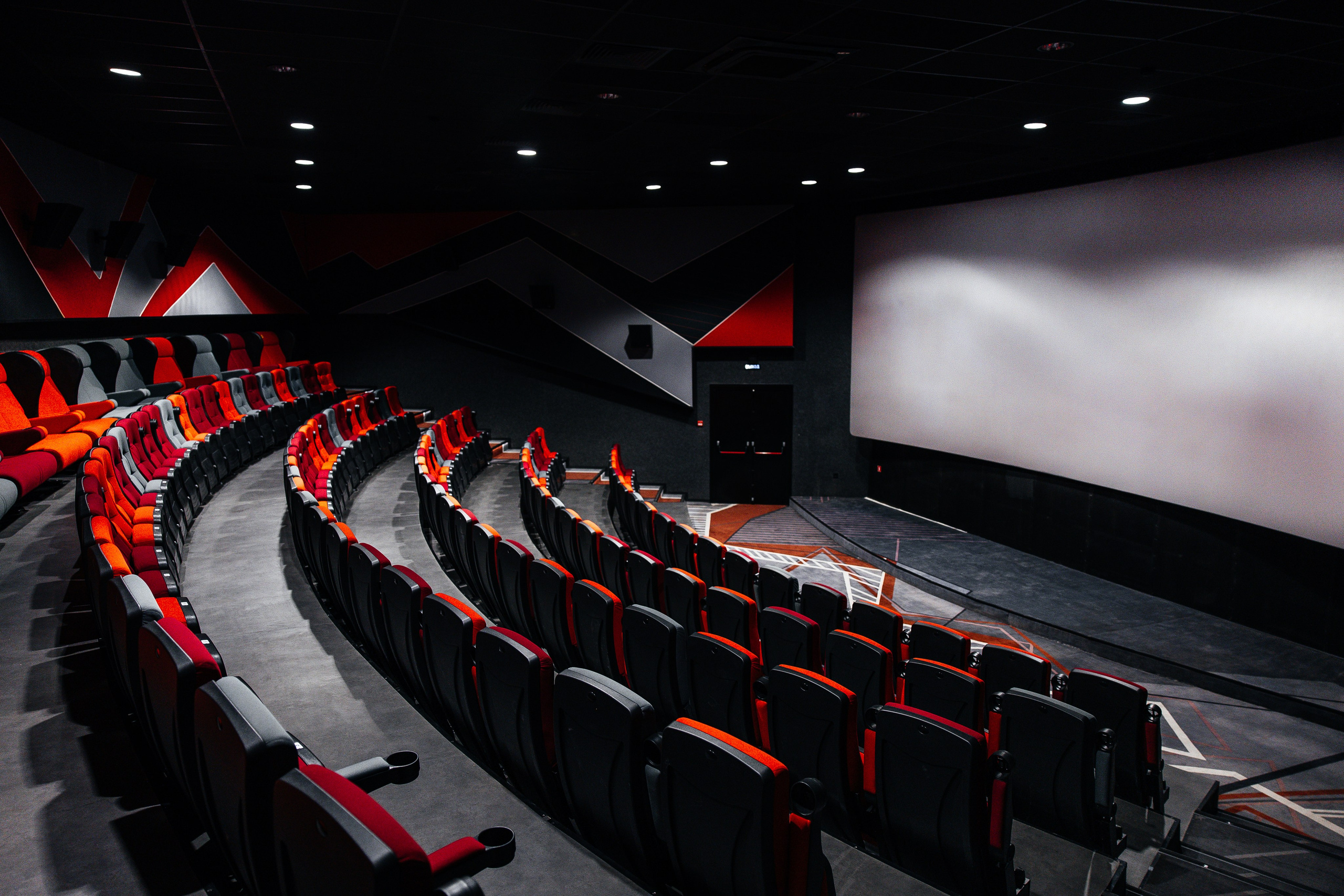 Кинотеатр Другар. Самый свадебный фотограф