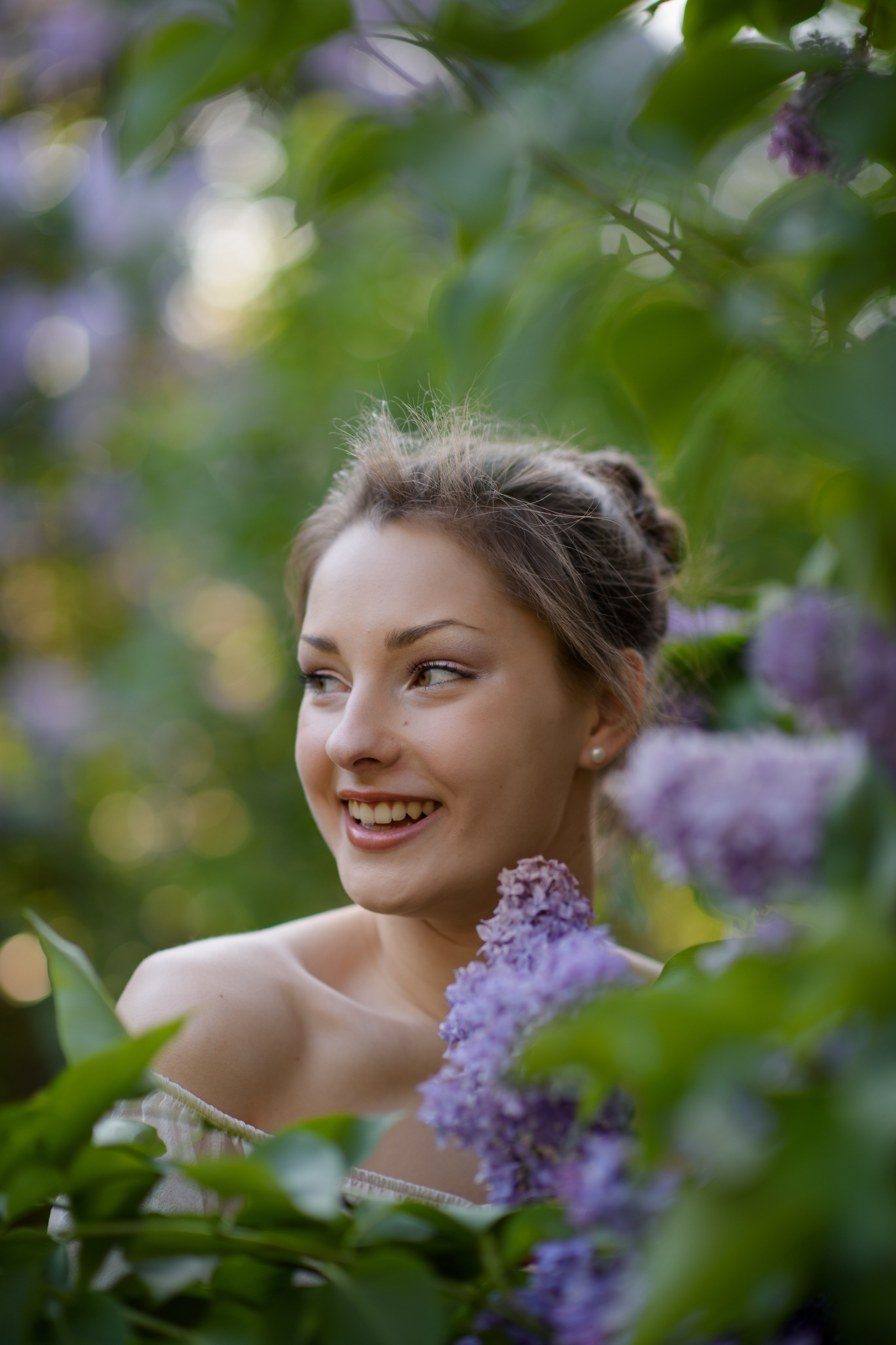 Фотосессия в сиреневом саду. Главная