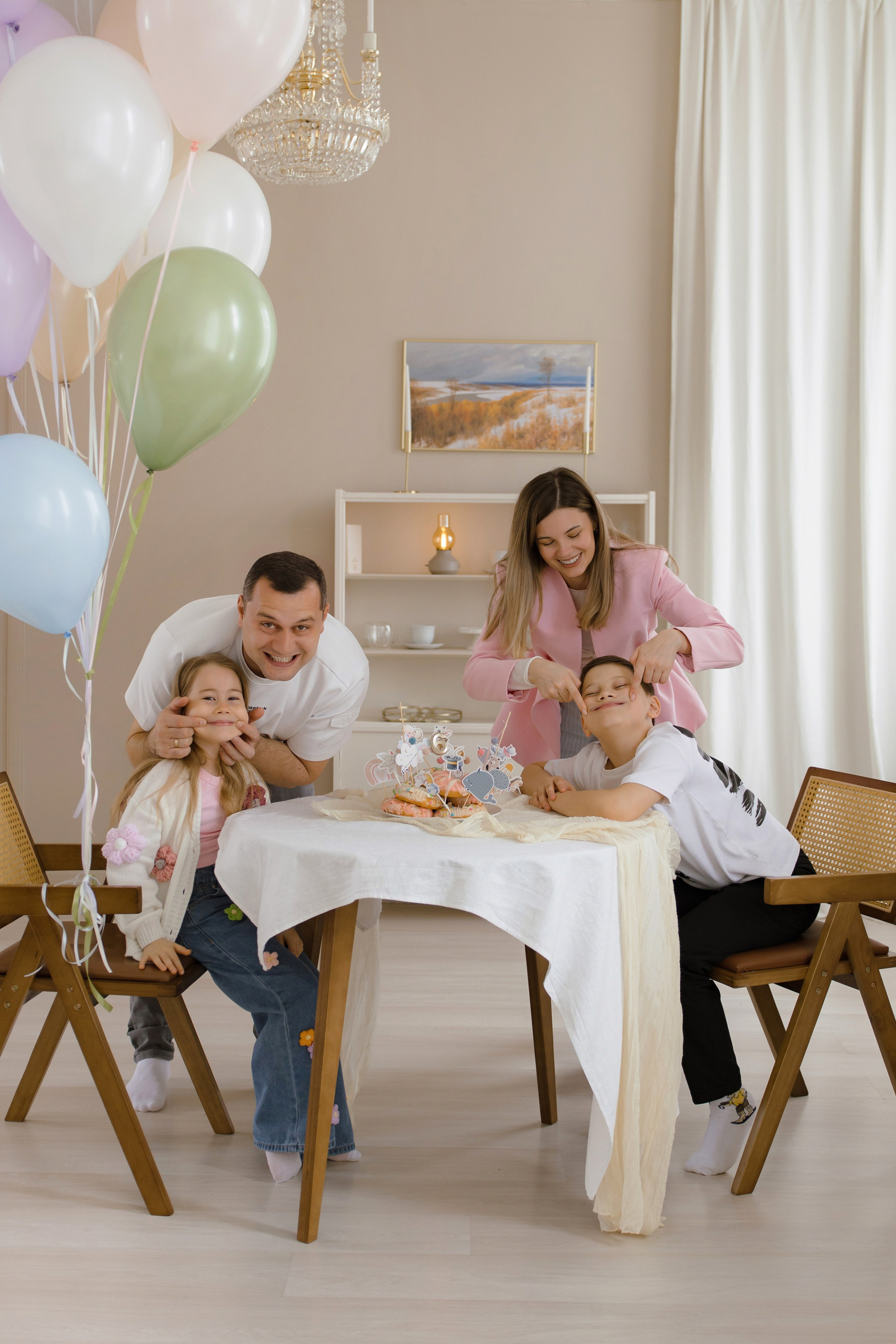 Анатолий, Вероника, Богдан и Полина. Фотограф Олеся Голева