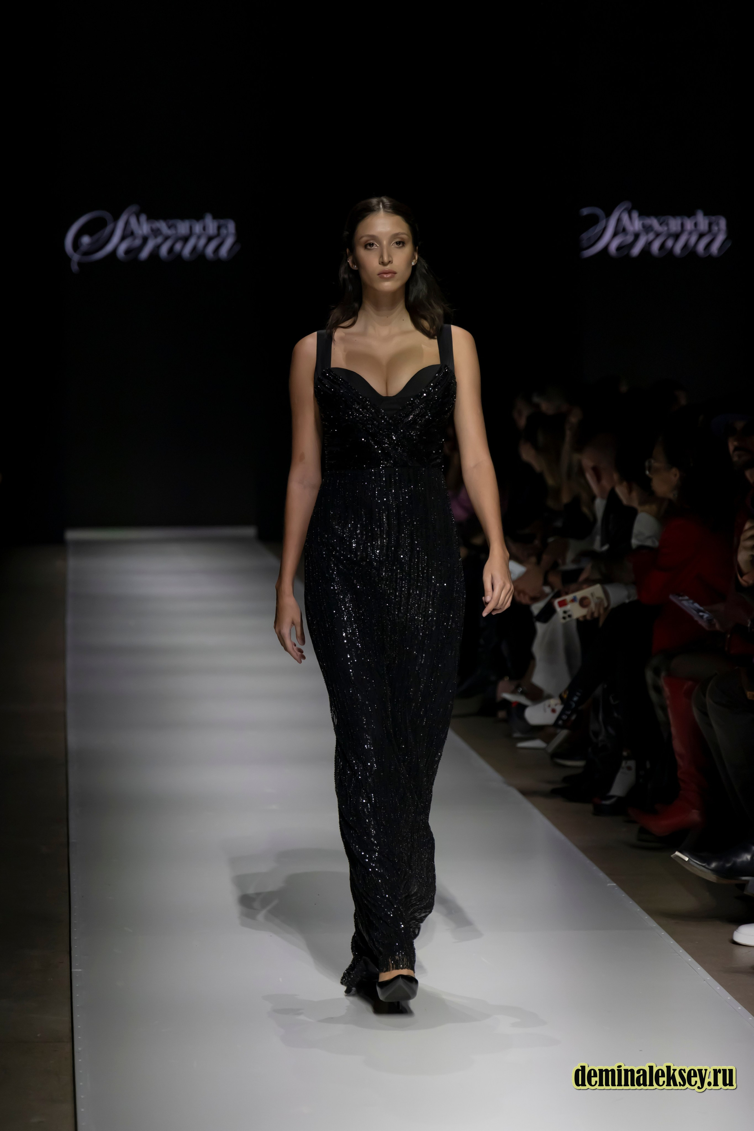 Московская неделя моды 2024 9 октября дизайнер Alexandra Serova. Репортажный, семейный и студийный фотограф в Москве Демин Алексей