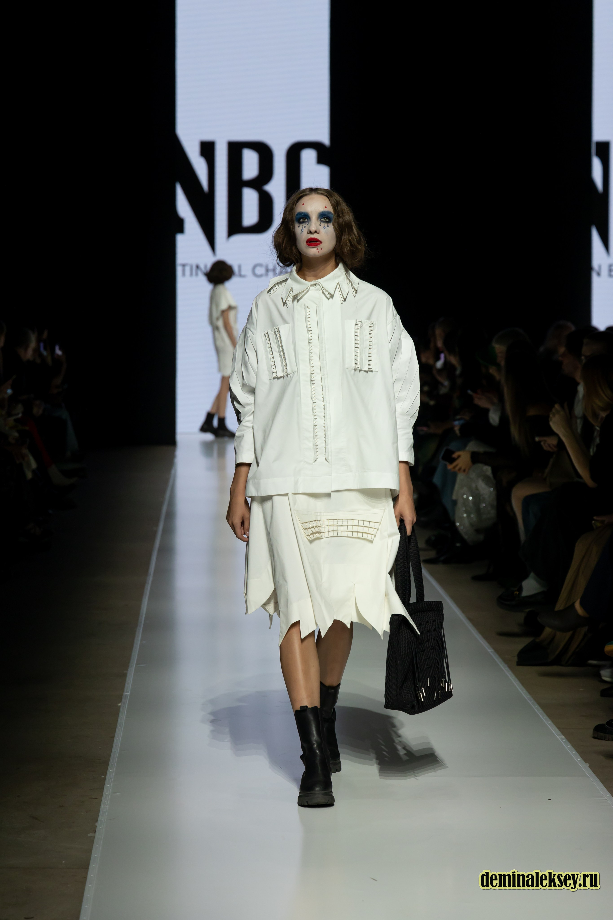 Московская неделя моды 2024 9 октября дизайнер NITIN BAL CHAHUAN presented by Fashion Design Council of India. Репортажный, семейный и студийный фотограф в Москве Демин Алексей