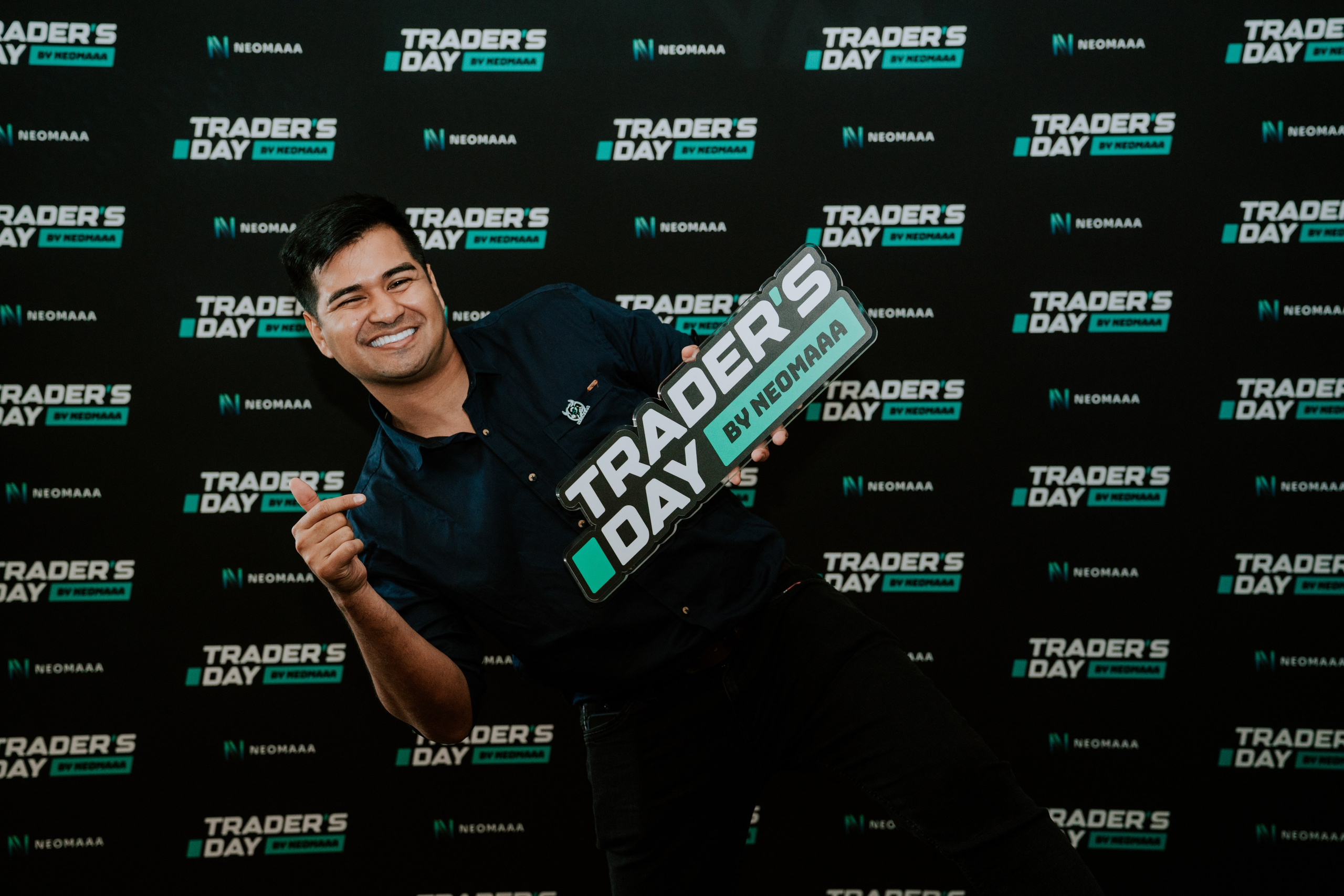 TRADERS DAY By NeomAAA Bogota. NeomAAA Funds Gallery