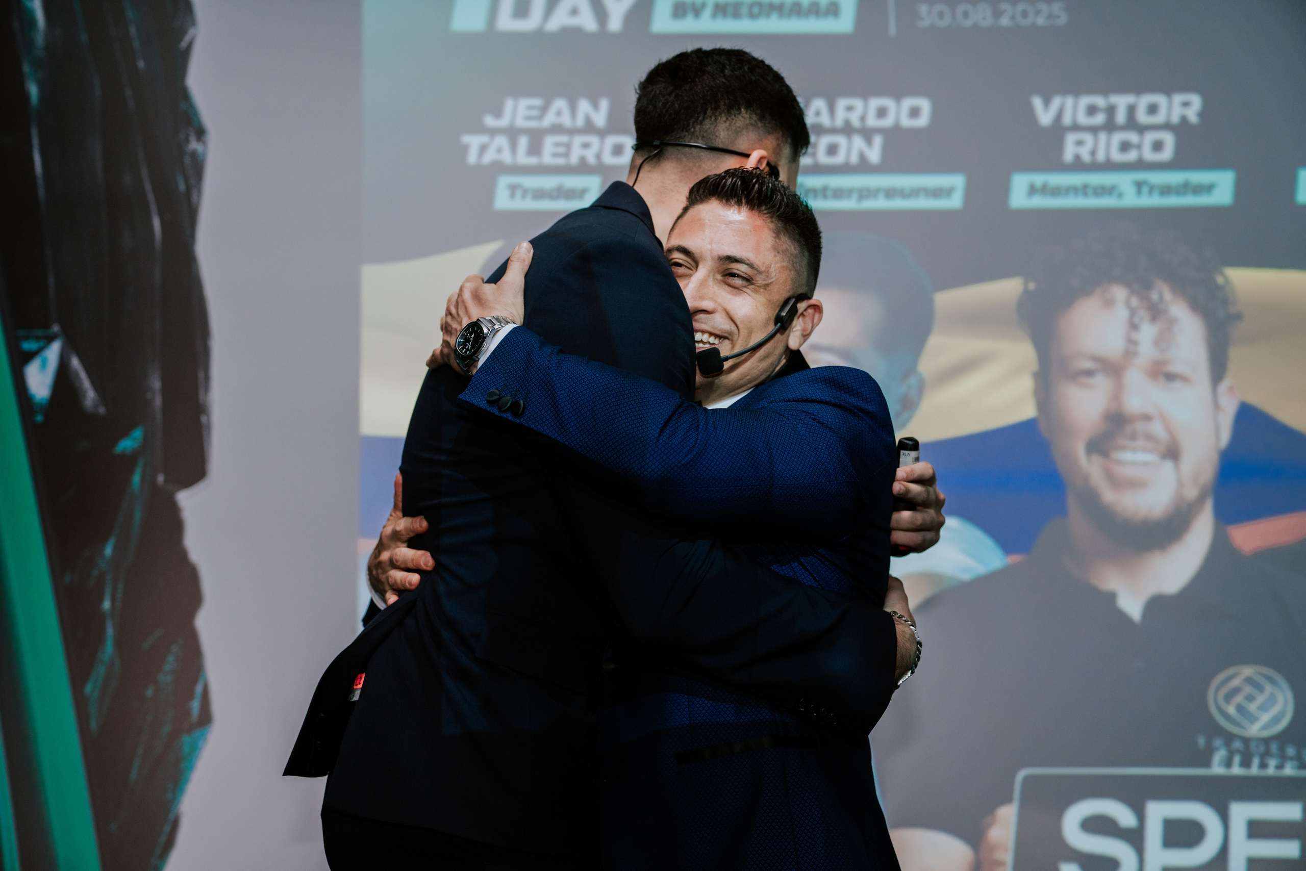 TRADERS DAY By NeomAAA Bogota. NeomAAA Funds Gallery