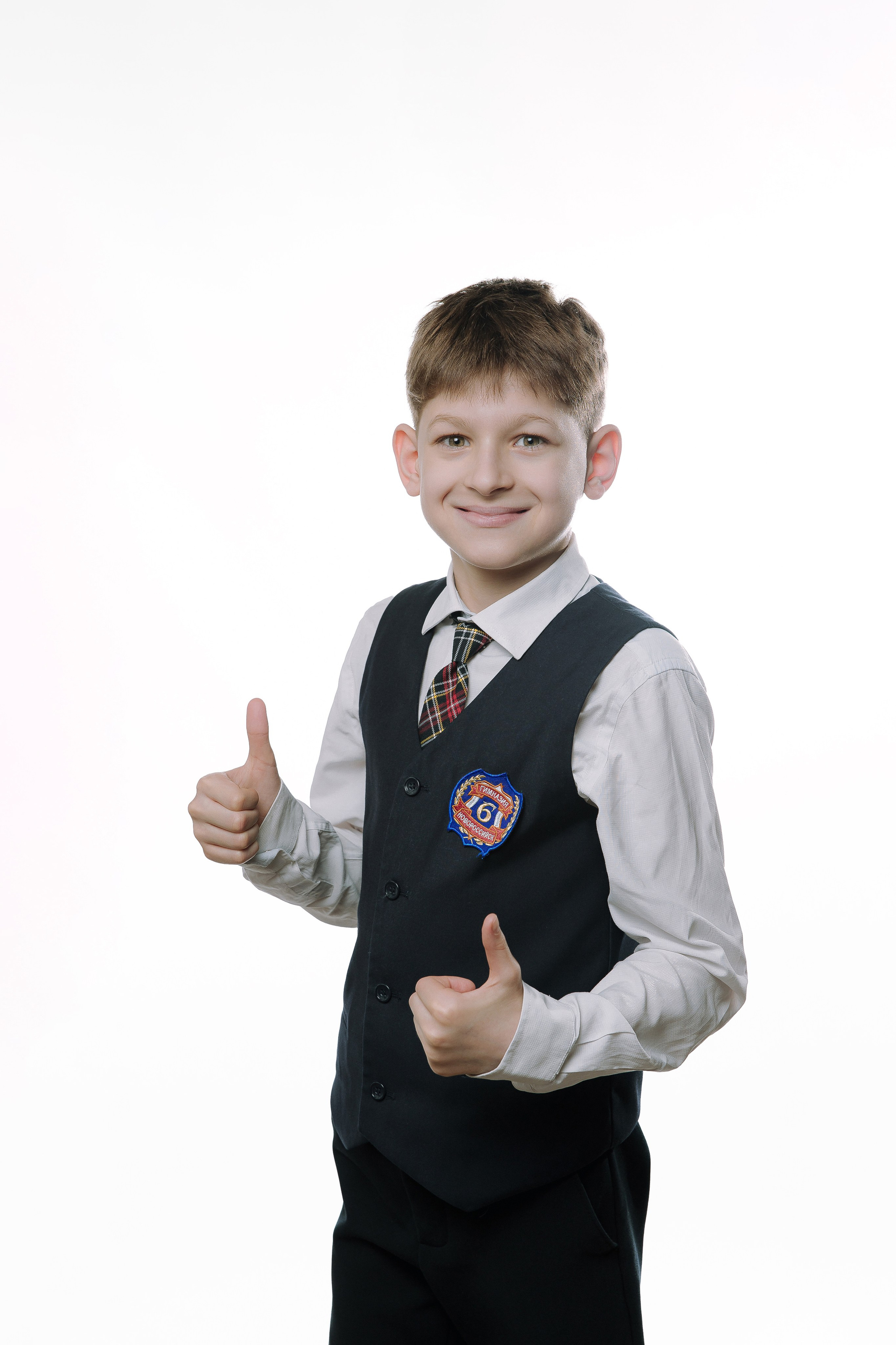 Портрет на светлом фоне- начальная школа. Выпускные альбомы Натальи Бутко: Новороссийск, Анапа, Геленджик