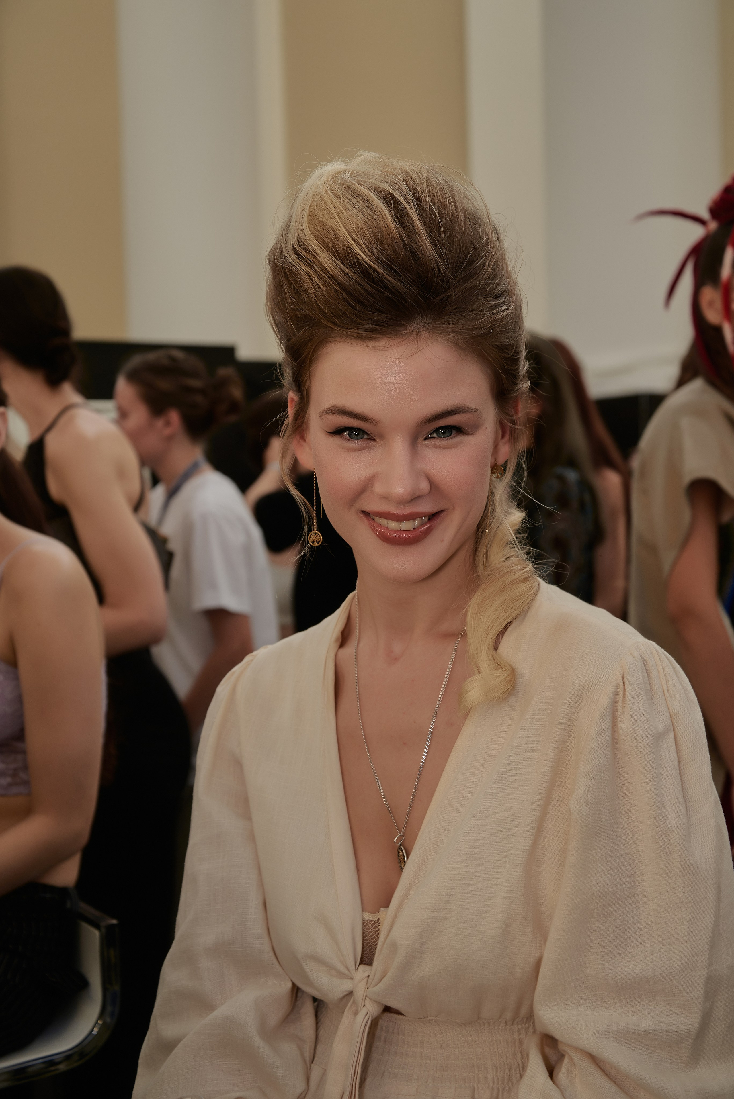 Backstage с показа ALENA COJOCARU RFW 2025. Наталия Дианова — фотограф для брендов и экспертов в Москве