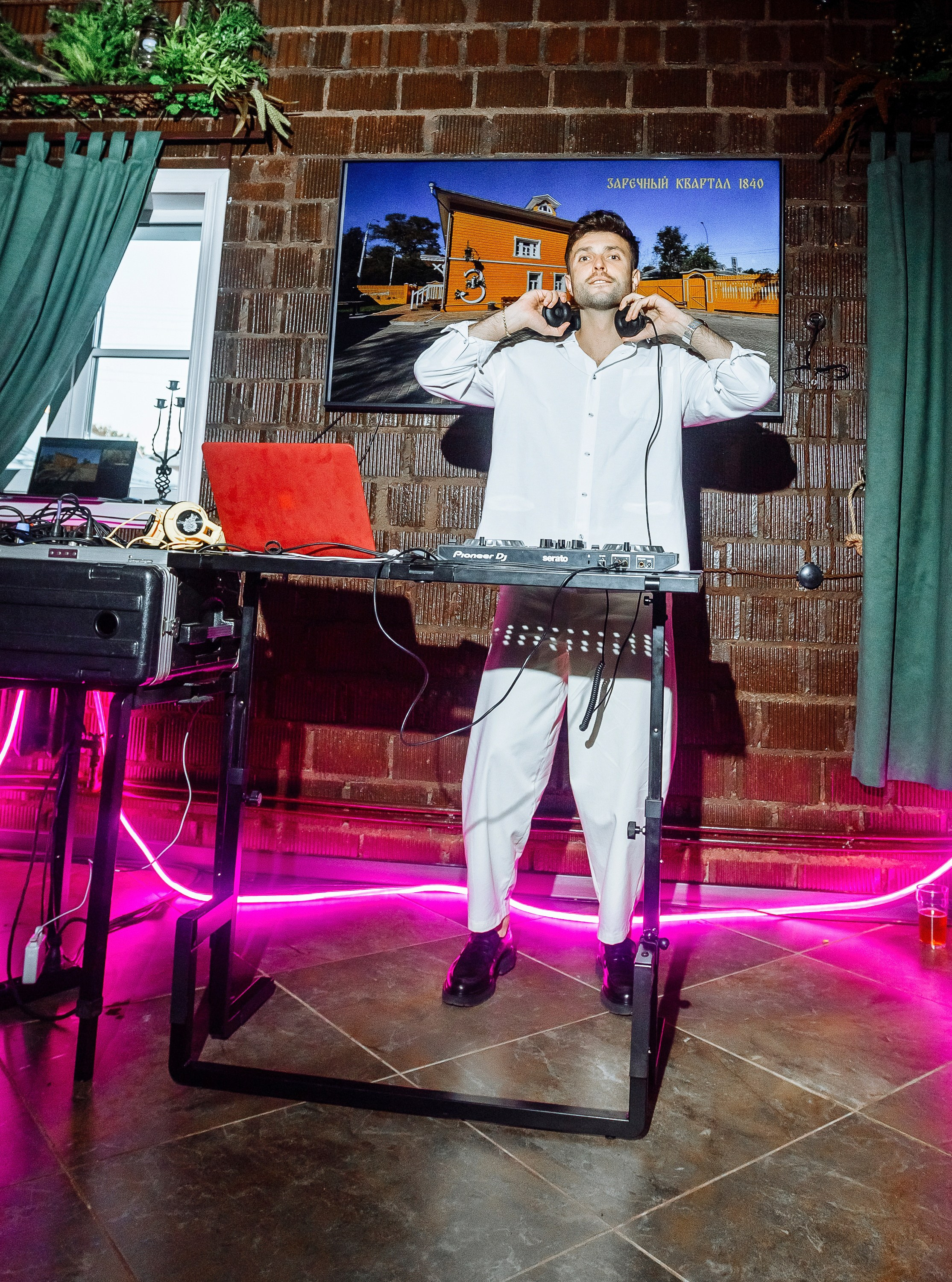 Репортаж бар Флигель. Свадебный, репортажный фотограф в городе Вологда и Череповец Эндрю Грек