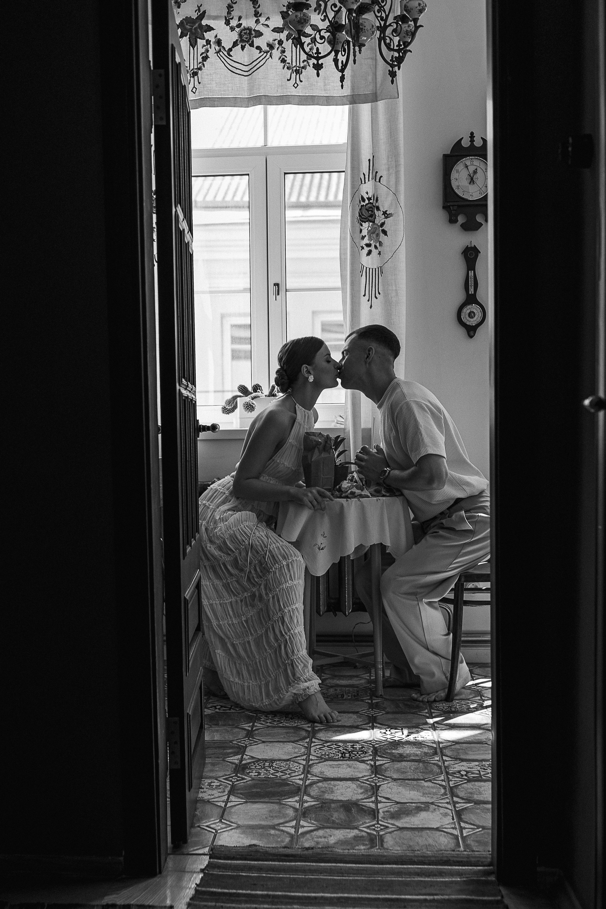 Свадьба в ретро-квартире. Свадебный и семейный фотограф Виолетта Сидельникова. Краснодар, Россия, Беларусь, Европа