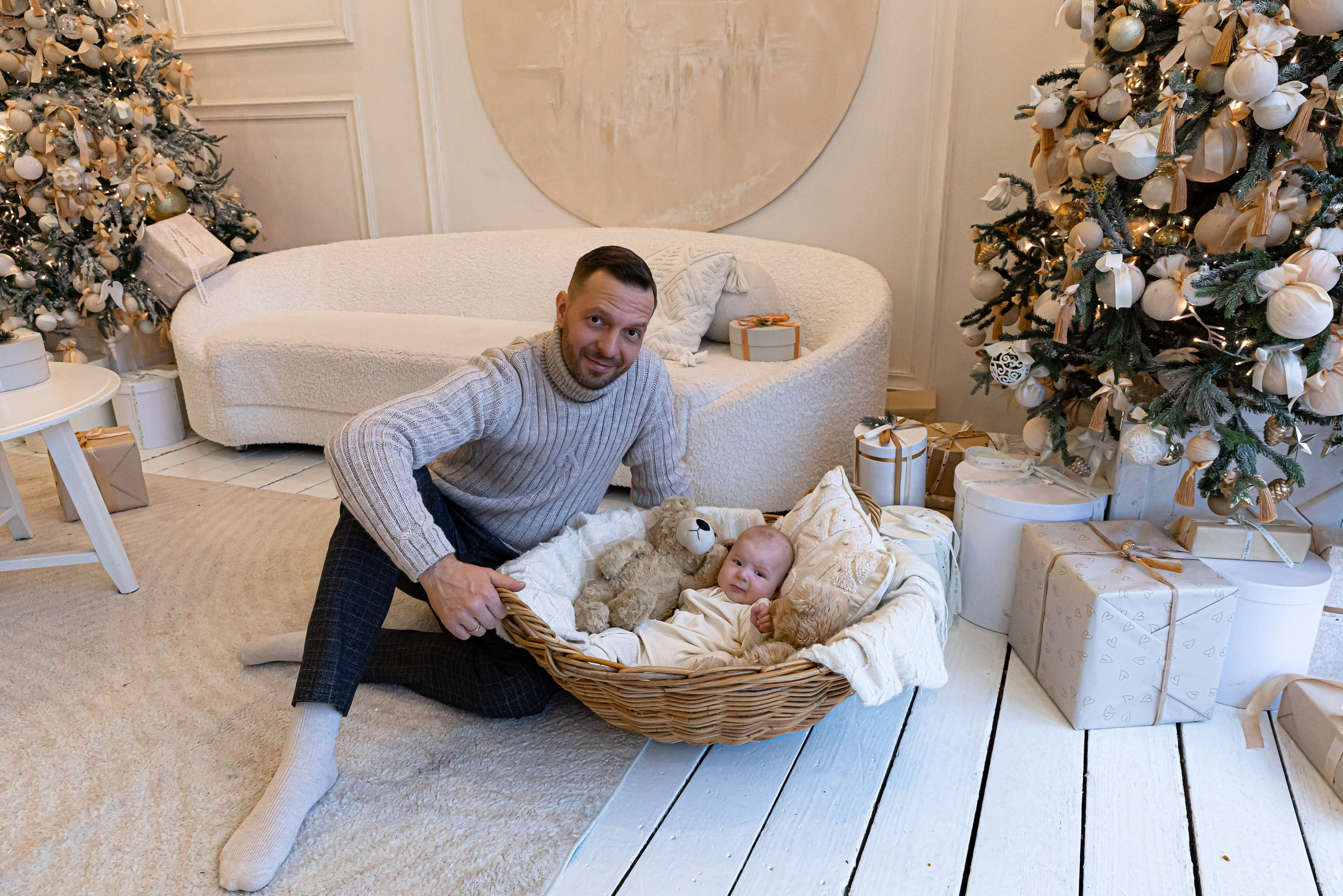 НОВЫЙ ГОД семейная фотосессия. ФОТОГРАФ РАДОСТИ Фотосессия в студии СПб. Портретный фотограф — Юрий Торлопов