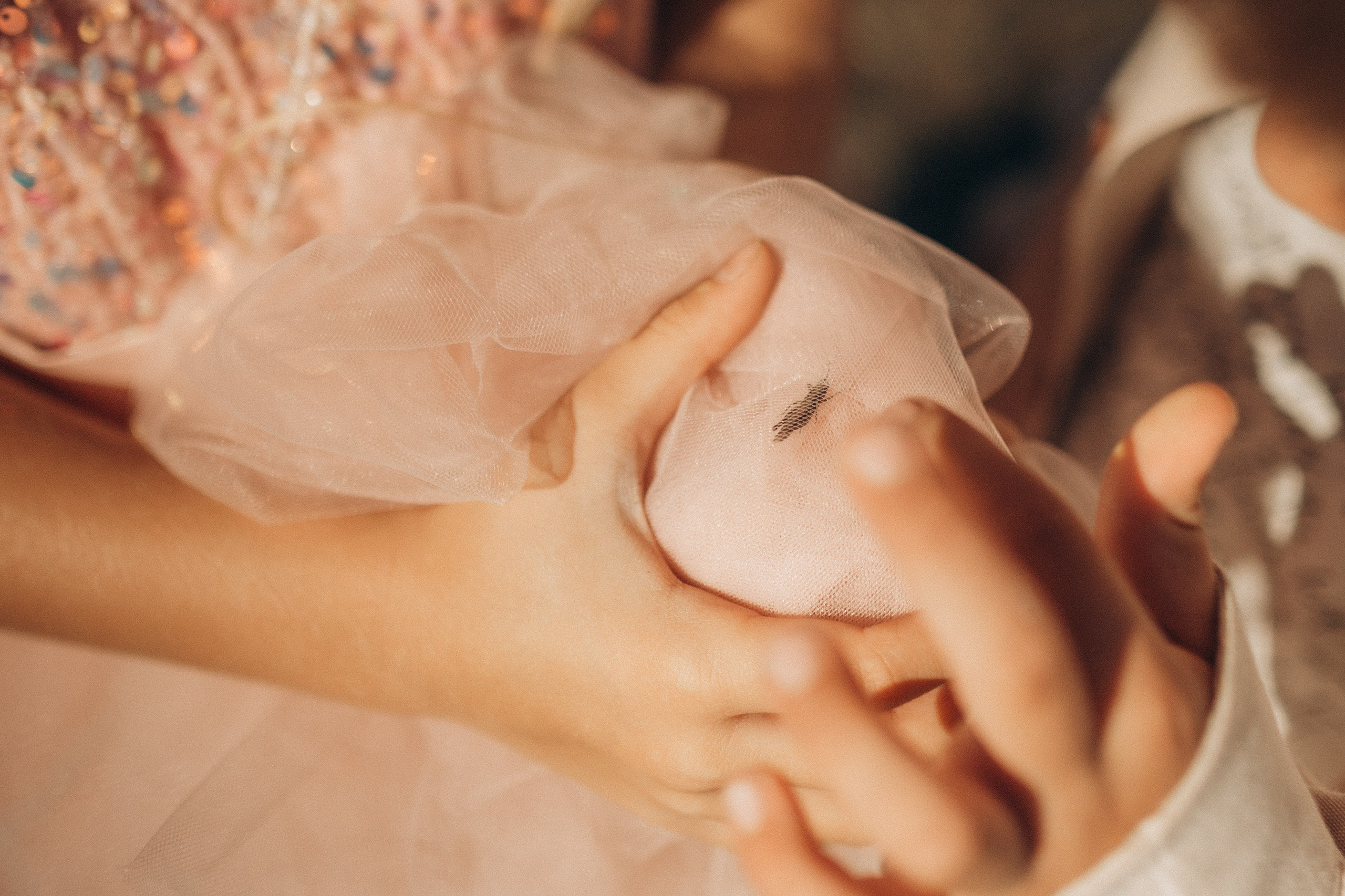 Вика и Миша на сене. Семейный фотограф lifestyle в Новосибирске Елена Шпилевая