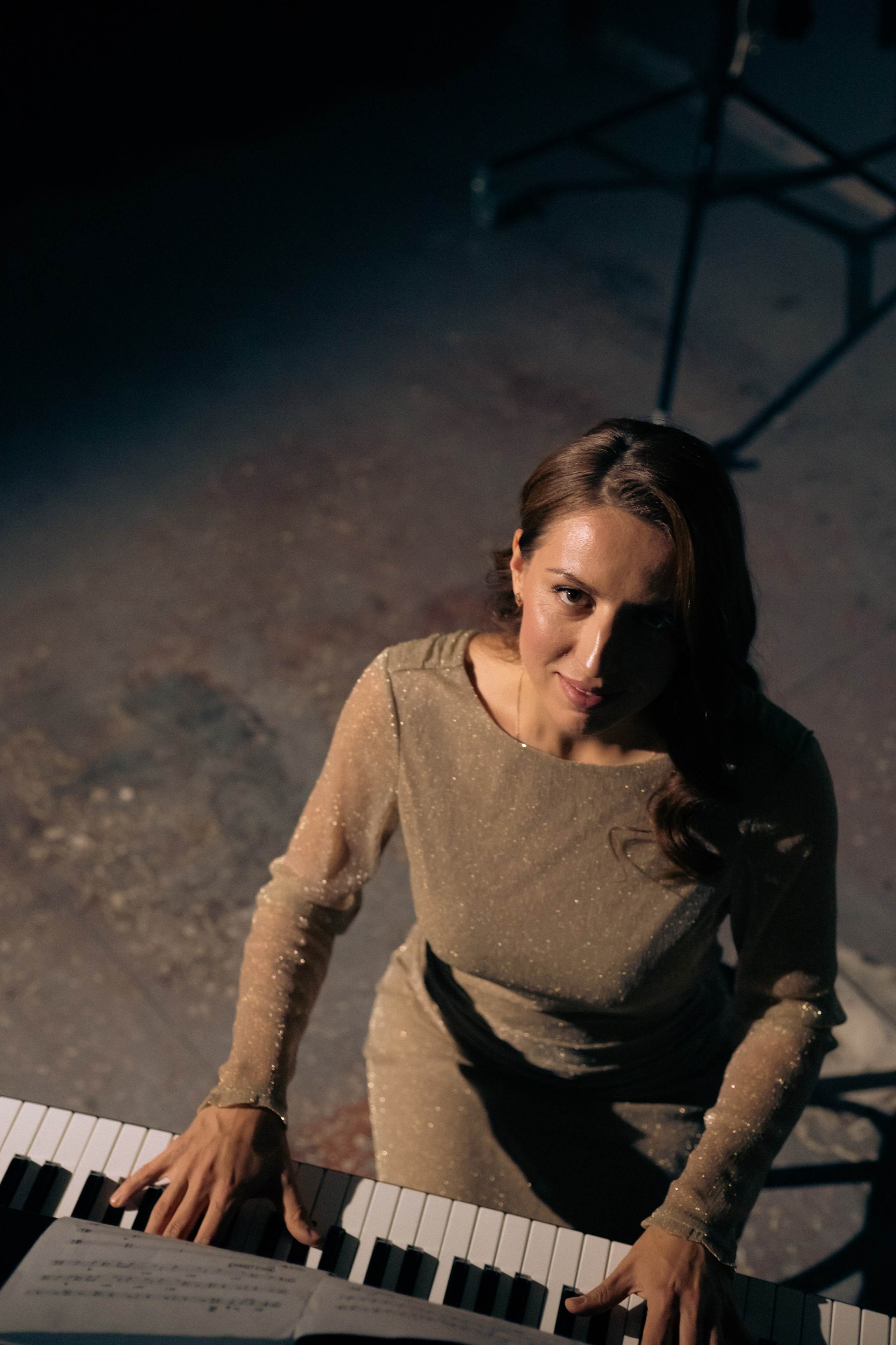 Композитор Юлия Перминова. Фотосъемка. Фотограф в Тюмени Даша Михнова. Портреты, фотопроекты, фотодни