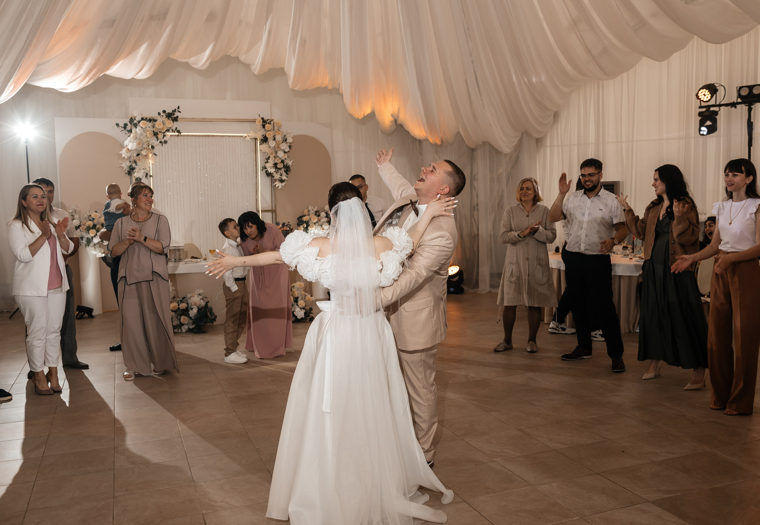 Егор & Валентина | 18.08.2025. Свадебный и семейный фотограф в Омске Евгения Хакимова