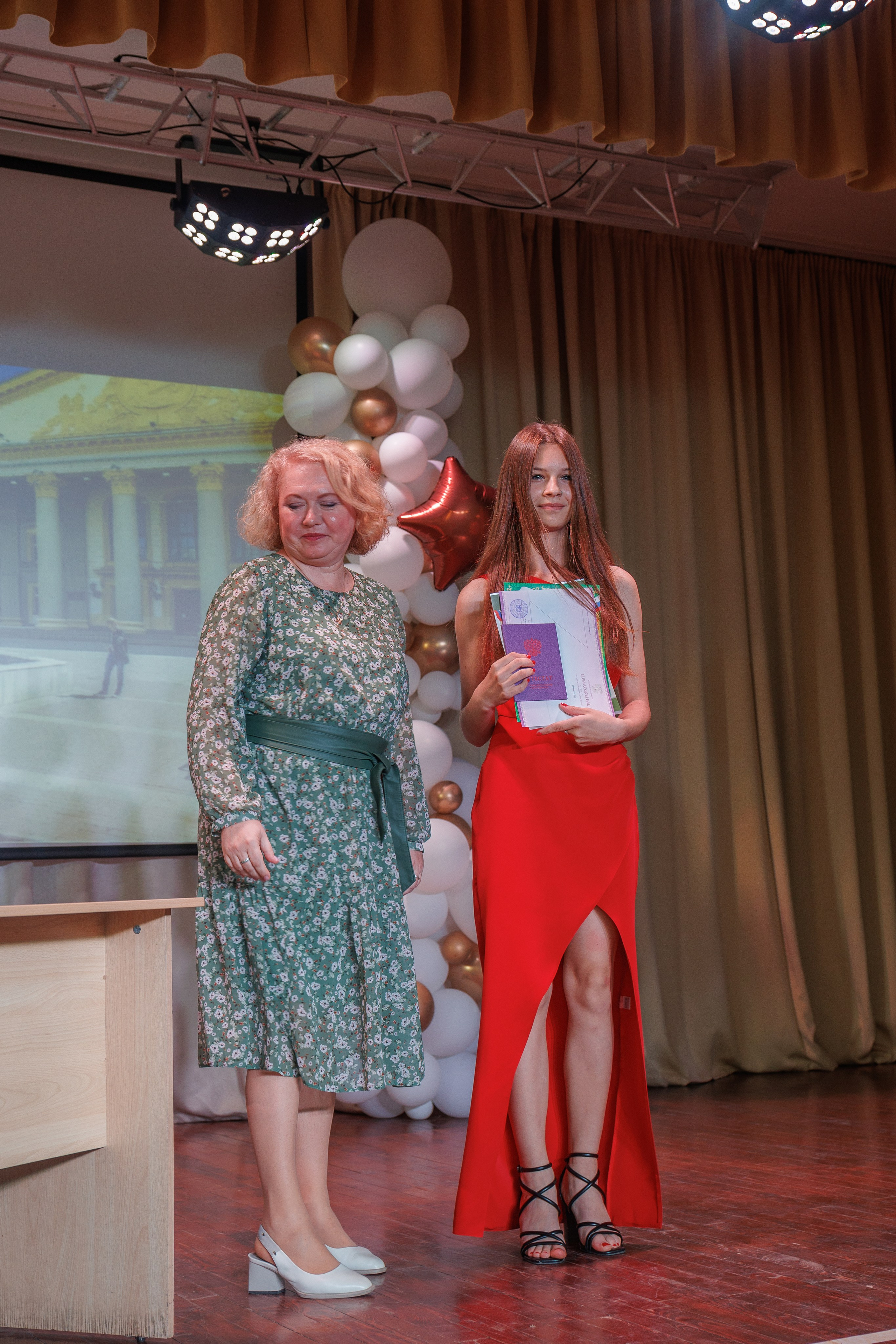 Вручение аттестатов. Свадебный и семейный фотограф в Новосибирске Ирина Дорошкова