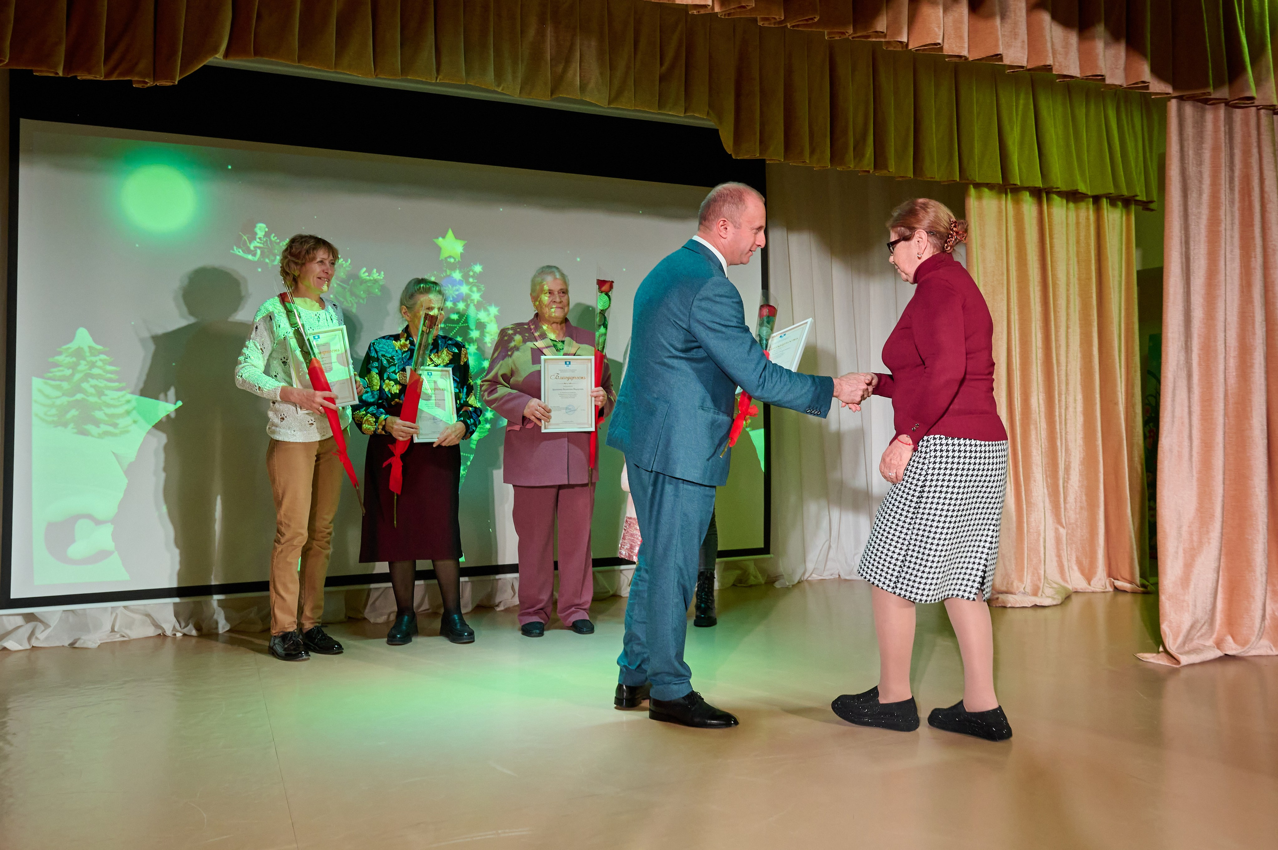 НОвогодний концерт. дк Виноградный. Жизнь курорта Кабардинка в фотографиях