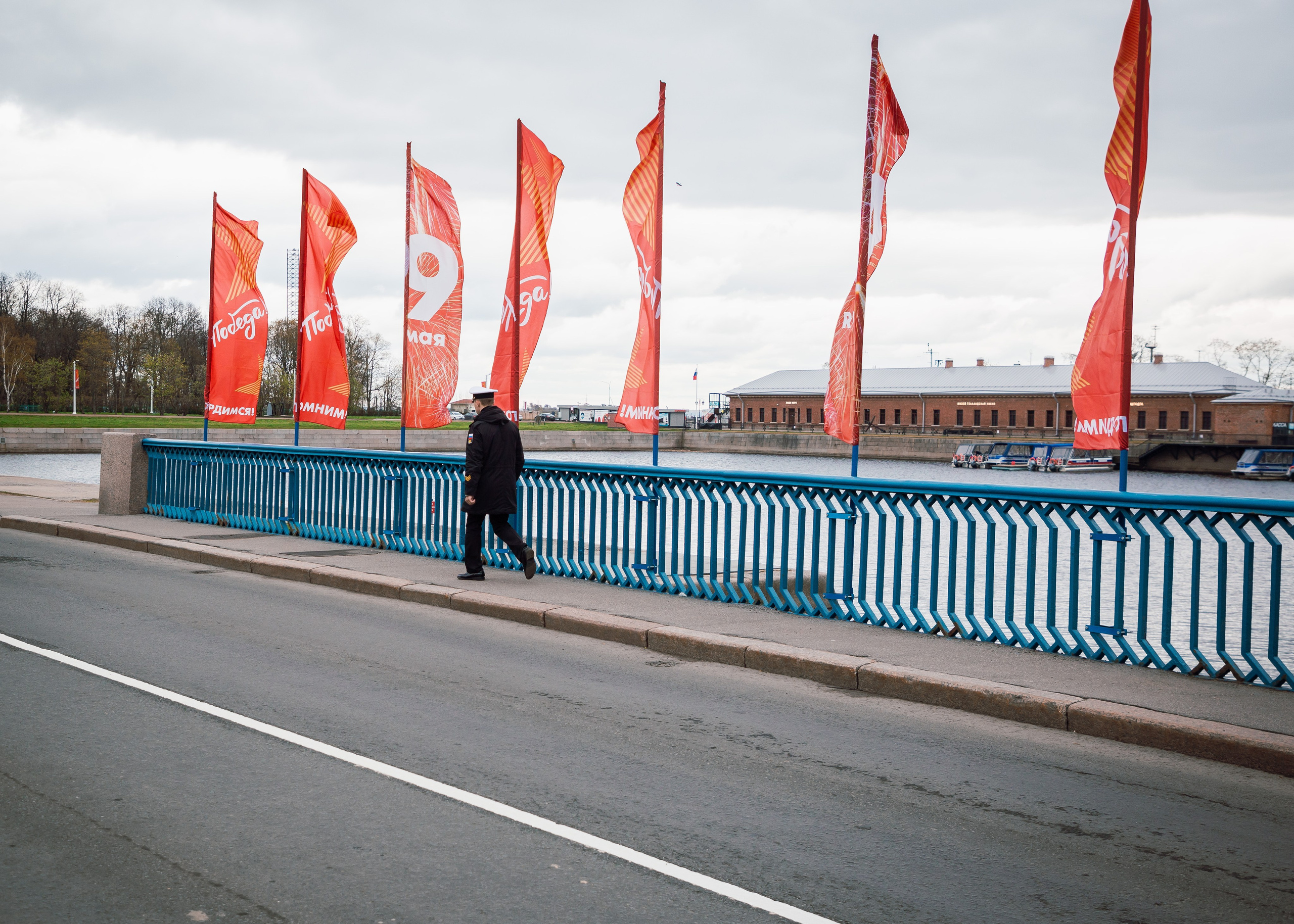 Экскурсия по Санкт-Петербургу с детским театром на льду «АЛЕКО » 11.05.2024. Репортажный фотограф в Москве