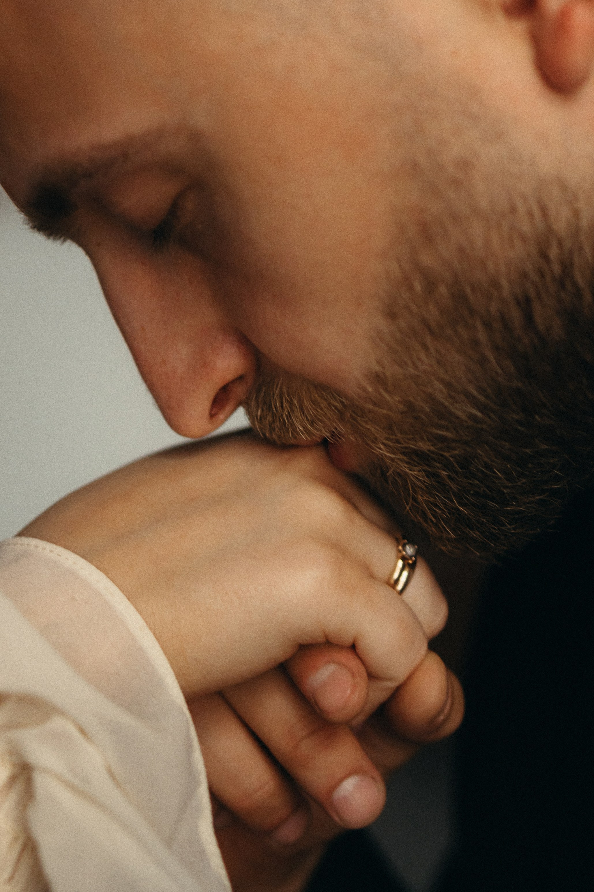 Владимир и Катя, встреча в отеле и роспись в особняке Спиридонова. Свадебный и портретный фотограф в Москве Кристина Золотова