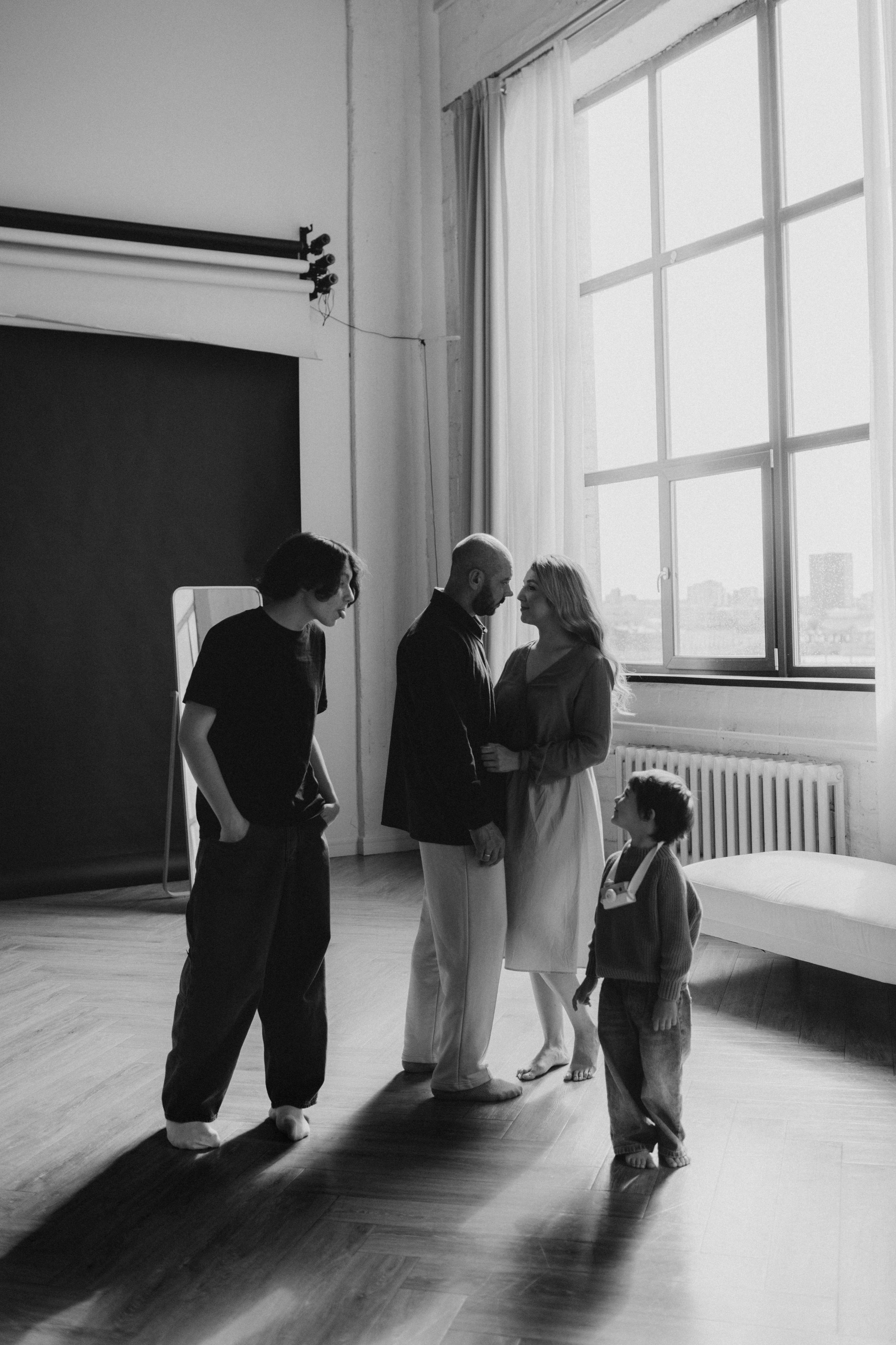 Семейная фотосессия в студии «Scandi». Семейный фотограф в Челябинске Ксения Зубкова