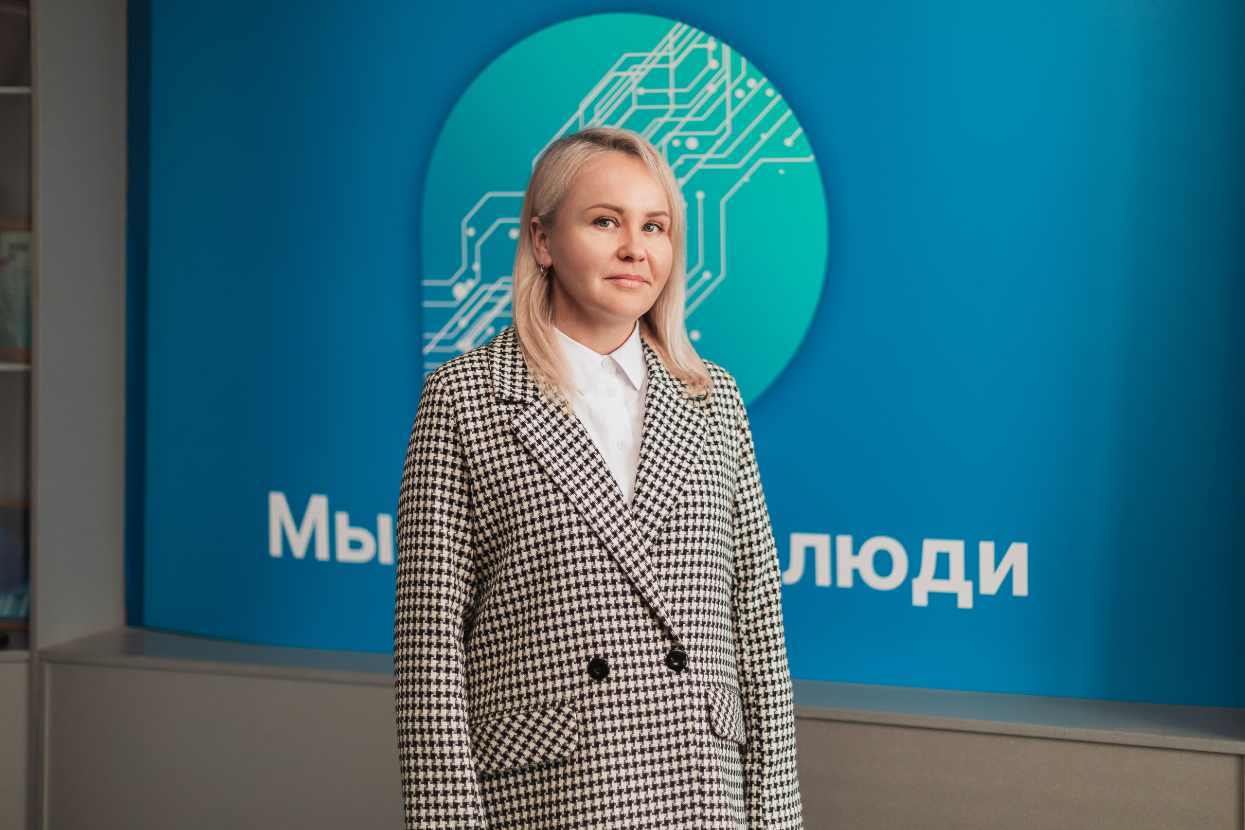 Business portraits. Бьюти- и портретный фотограф в Москве Полли Максимова. Создаю съёмки и делаю ретушь для брендов косметики и рекламы