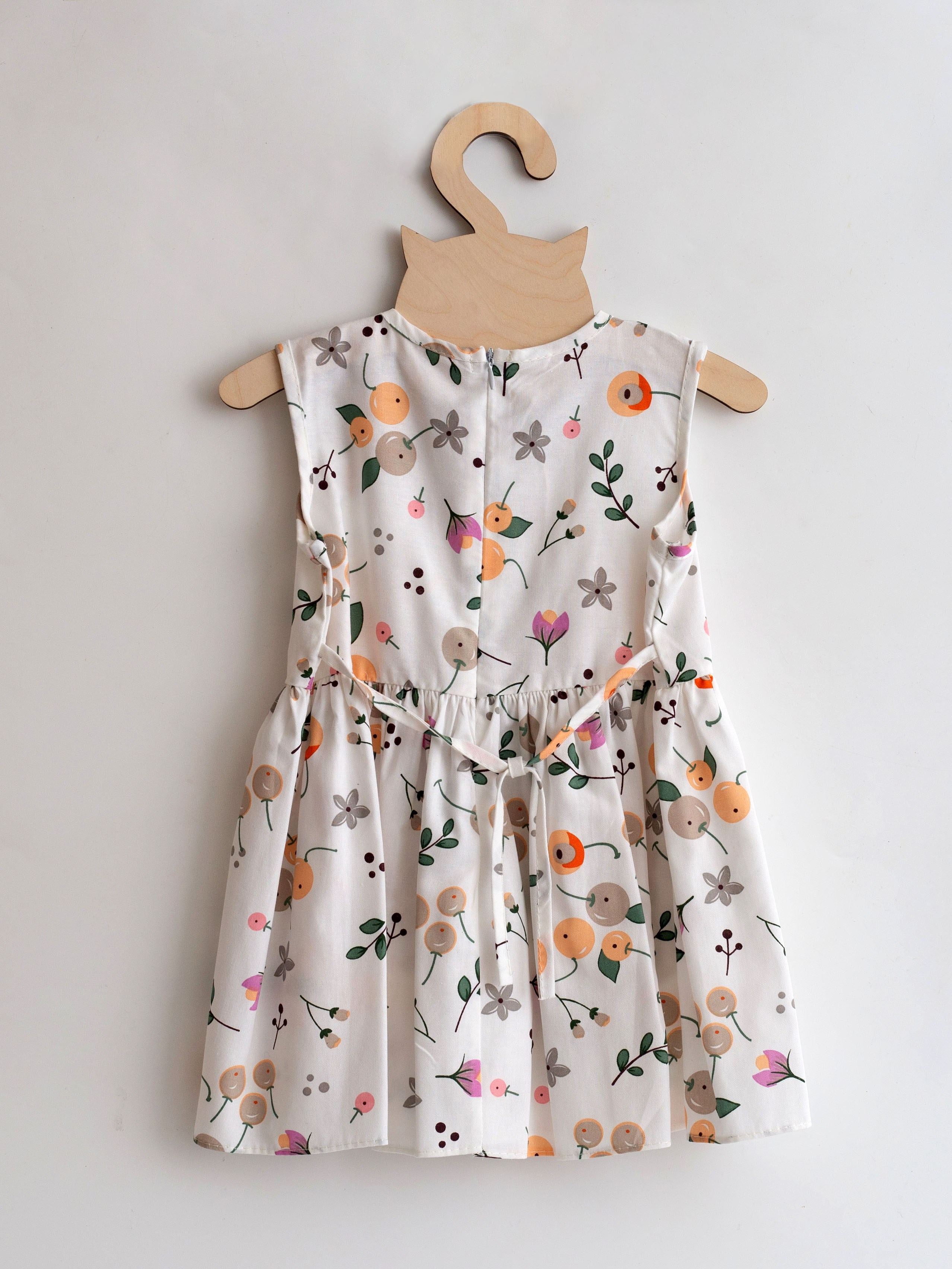 Детские платья цветные. Фотограф для различных событий, проектов, маркетплейсов, сайтов и мероприятий в Екатеринбурге