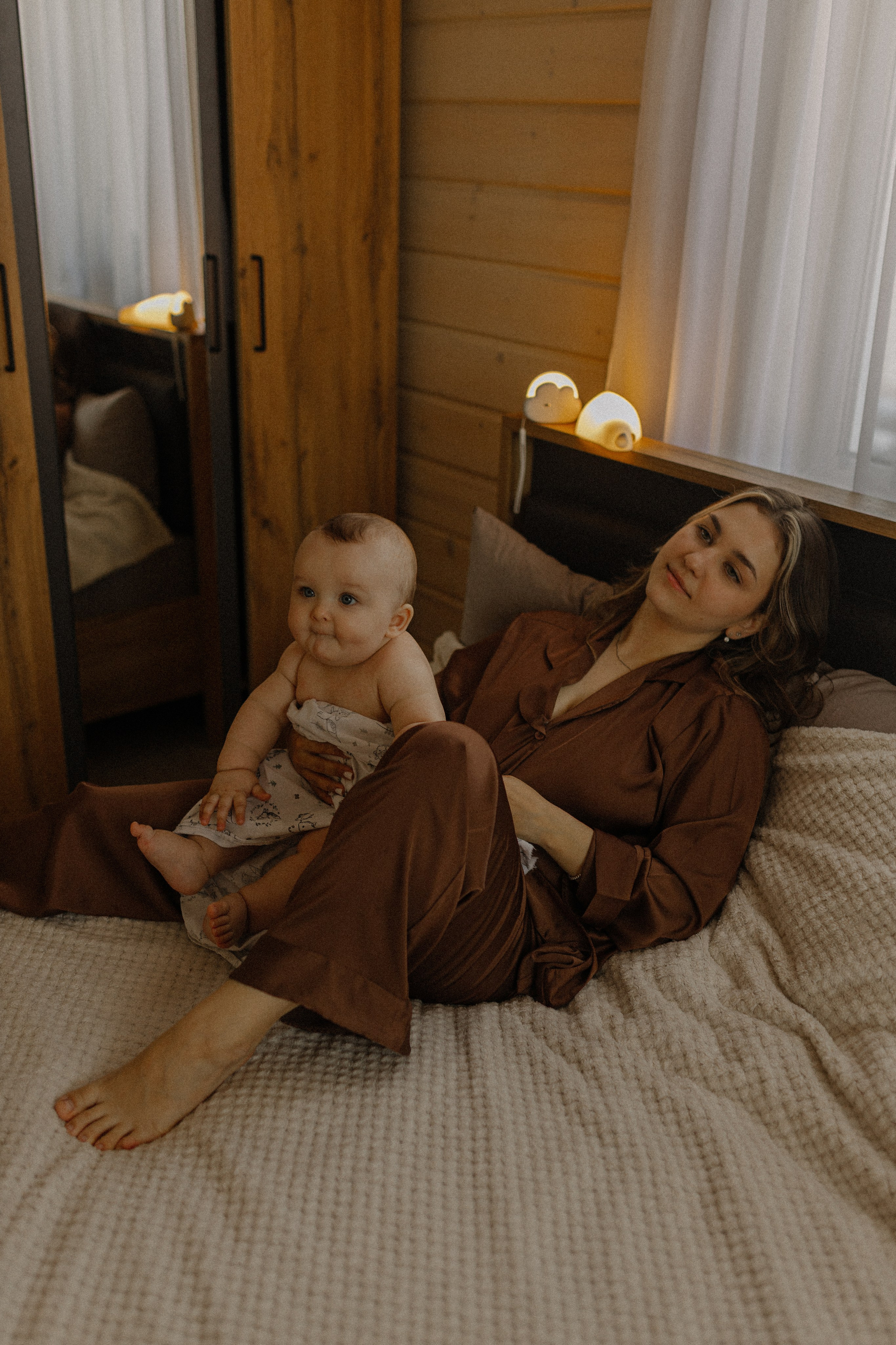 Яна и Тимофей. Домашняя съёмка. Семейный фотограф Тихвин, Санкт-Петербург и ЛО