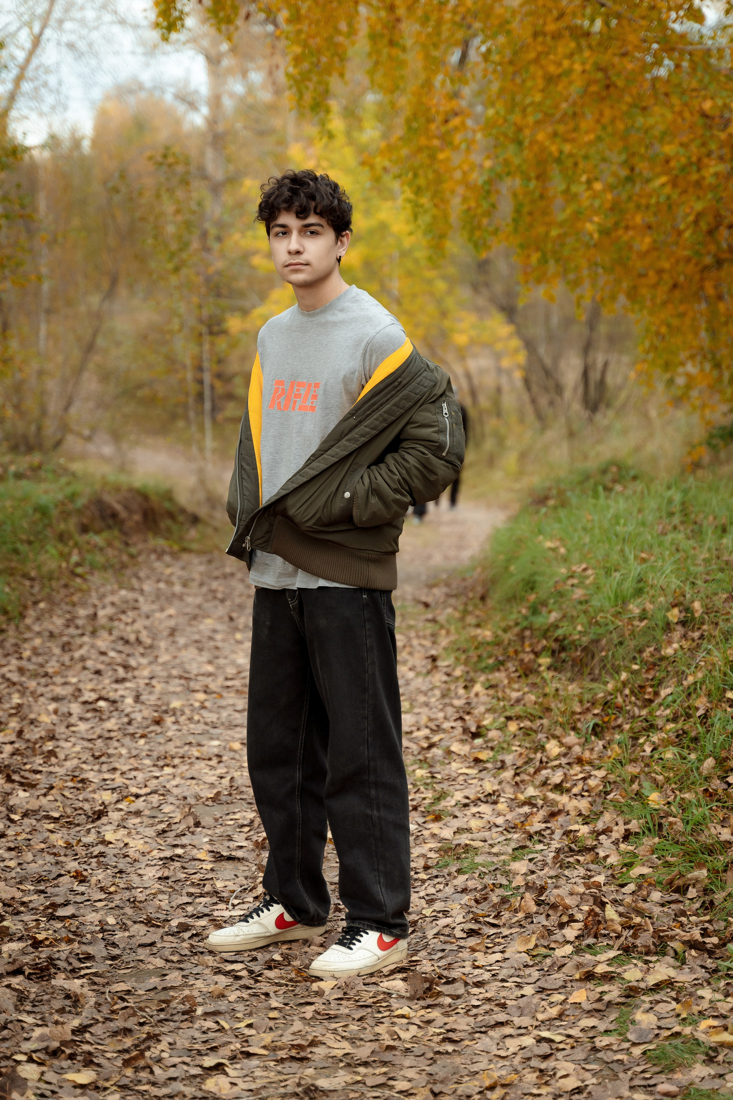 Фотосессия осенью в парке. 11 класс. Фотограф Ким Наталья в Красноярске