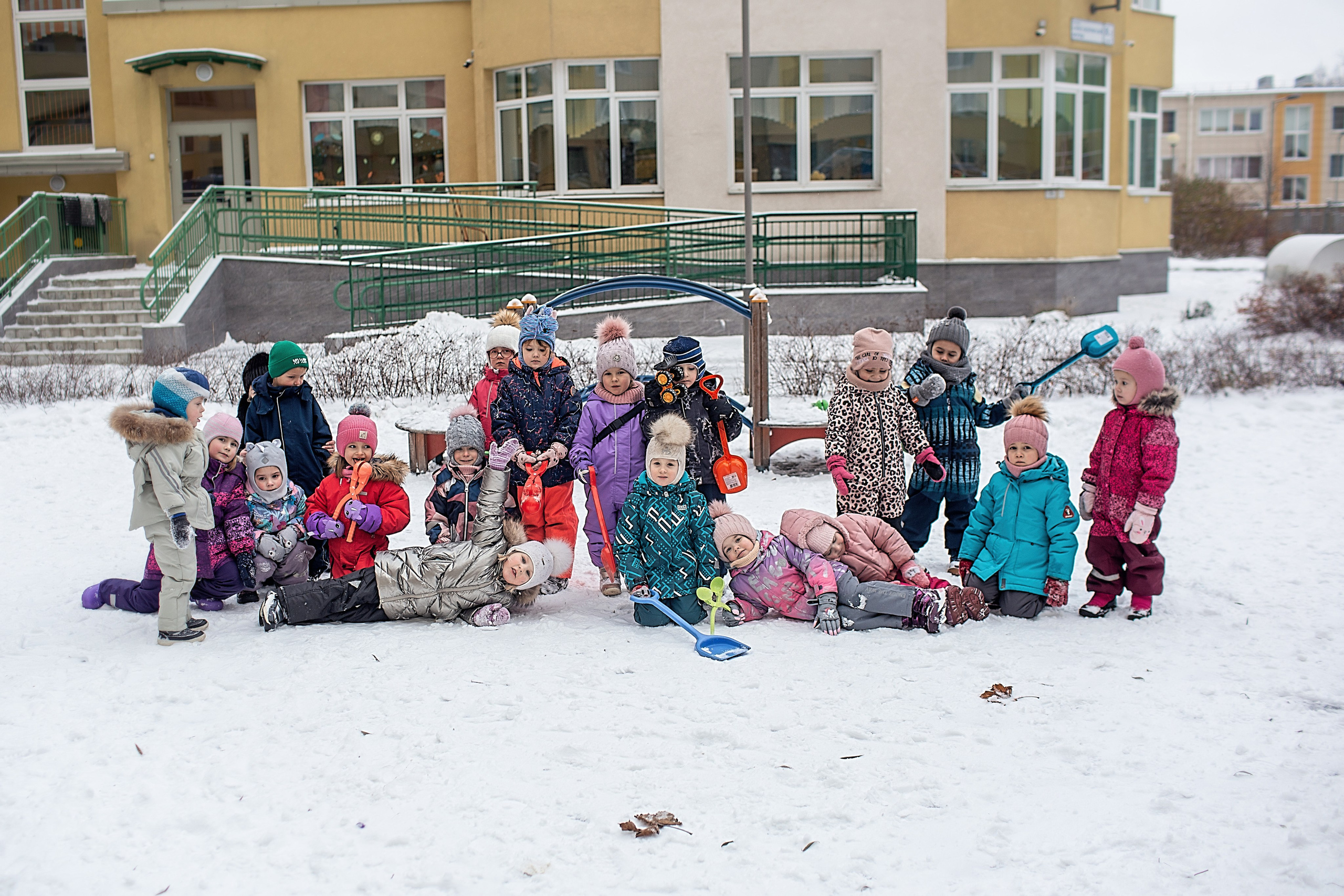 День в саду_Зима_2023 год. Семейный фотограф в Санкт-Петербурге
