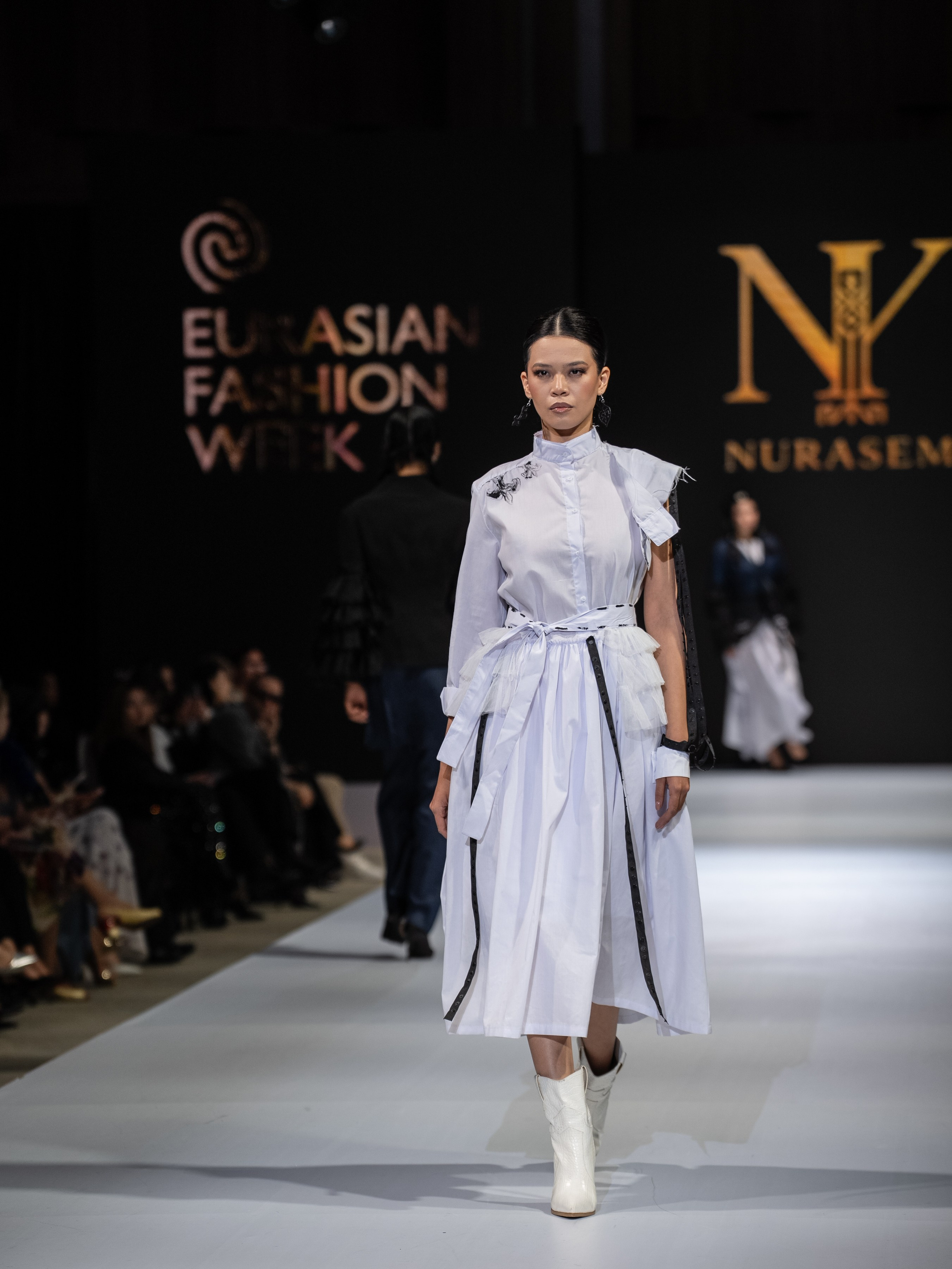 EURASIAN FASHION WEEK Nurasem. Сайт Алматинского НЮ АРТ, будуар и фэшн фотографа Дениса Карпенко