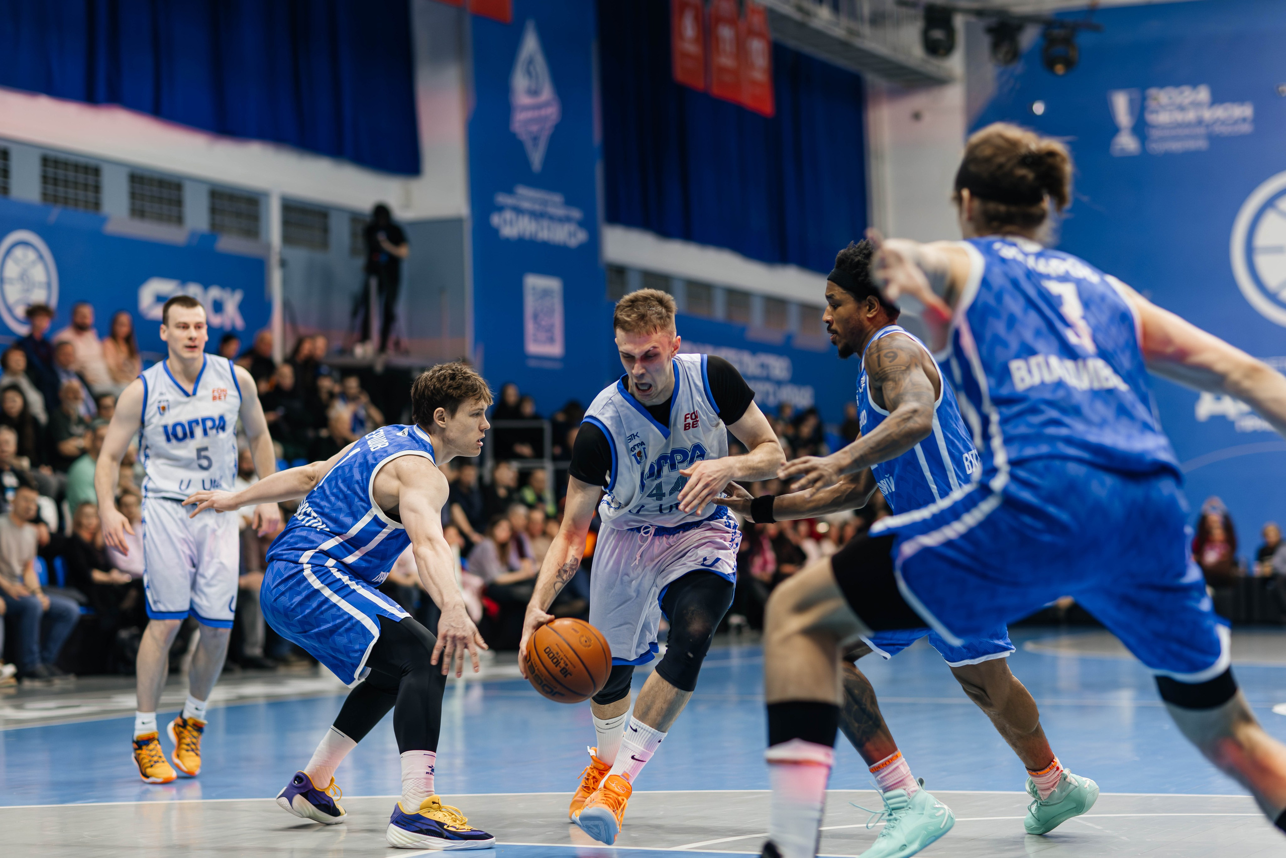 Баскетбол — Динамо. Репортажный и свадебный фотограф во Владивостоке Максим Цой