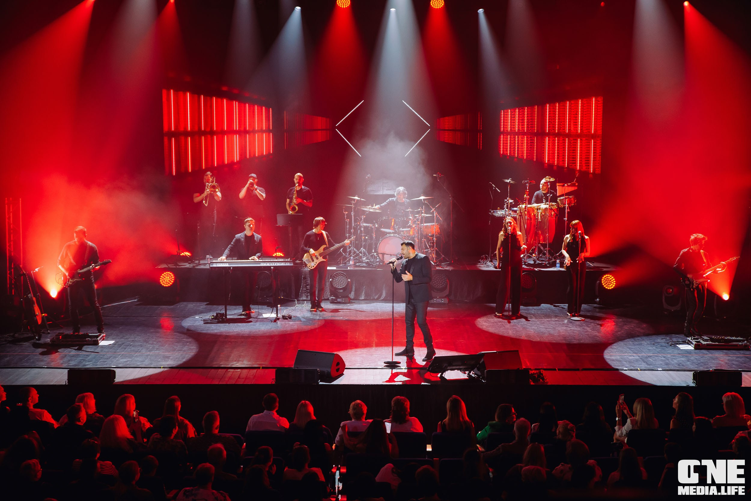 Фоторепортаж с концерта Эмина в Янтарь Холле. One Media Life: фоторепортажи, фотоотчеты с мероприятий и заведений