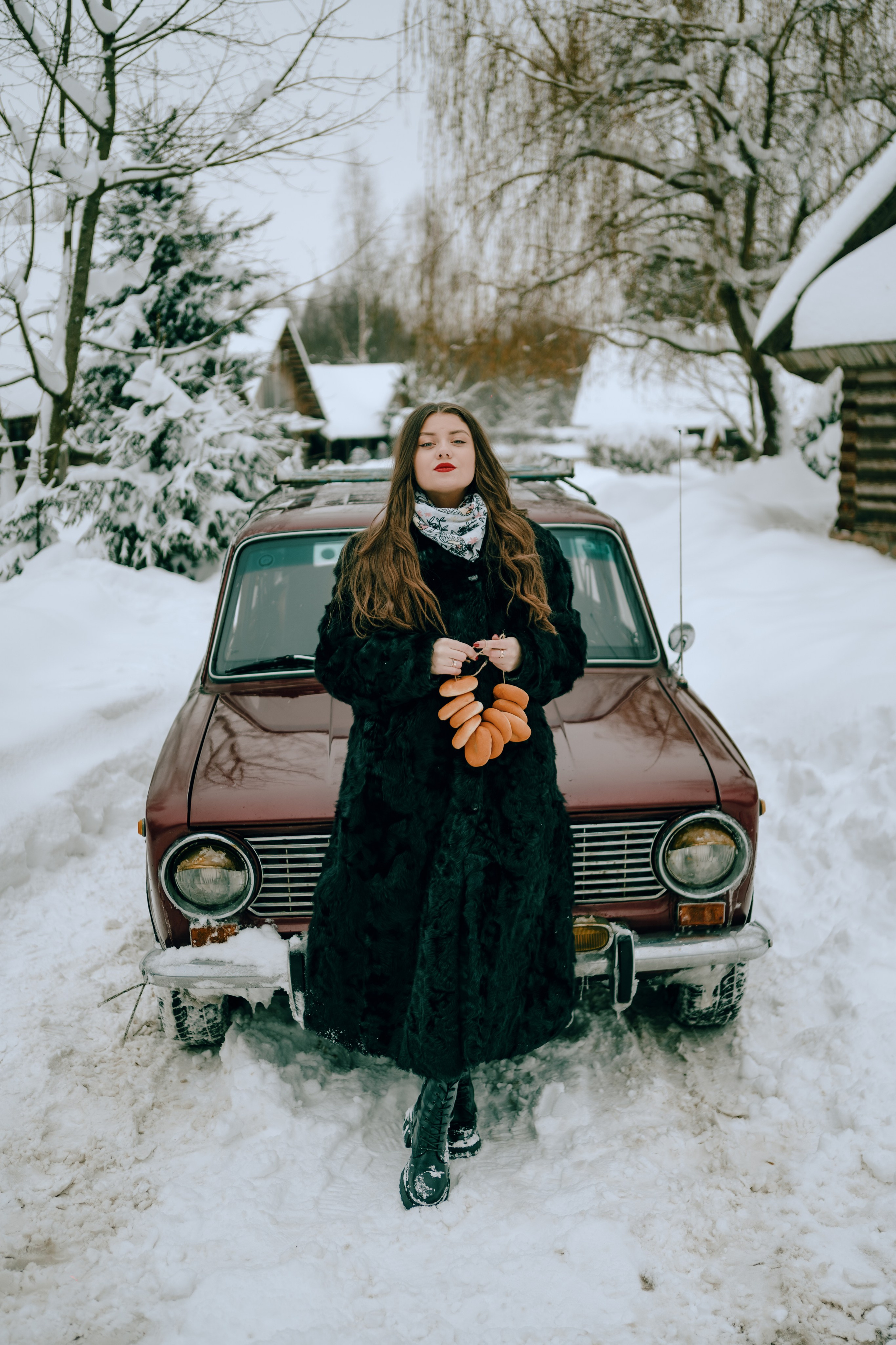 Звенит январская вьюга. Главная